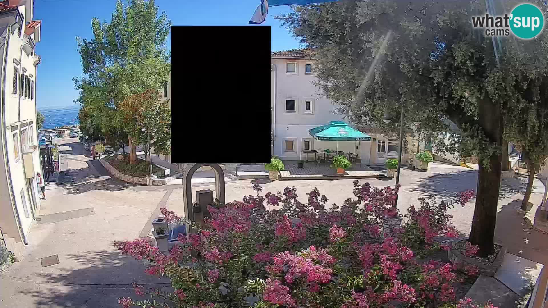 Spletna kamera center Mošćeniška Draga – Pogled v živo
