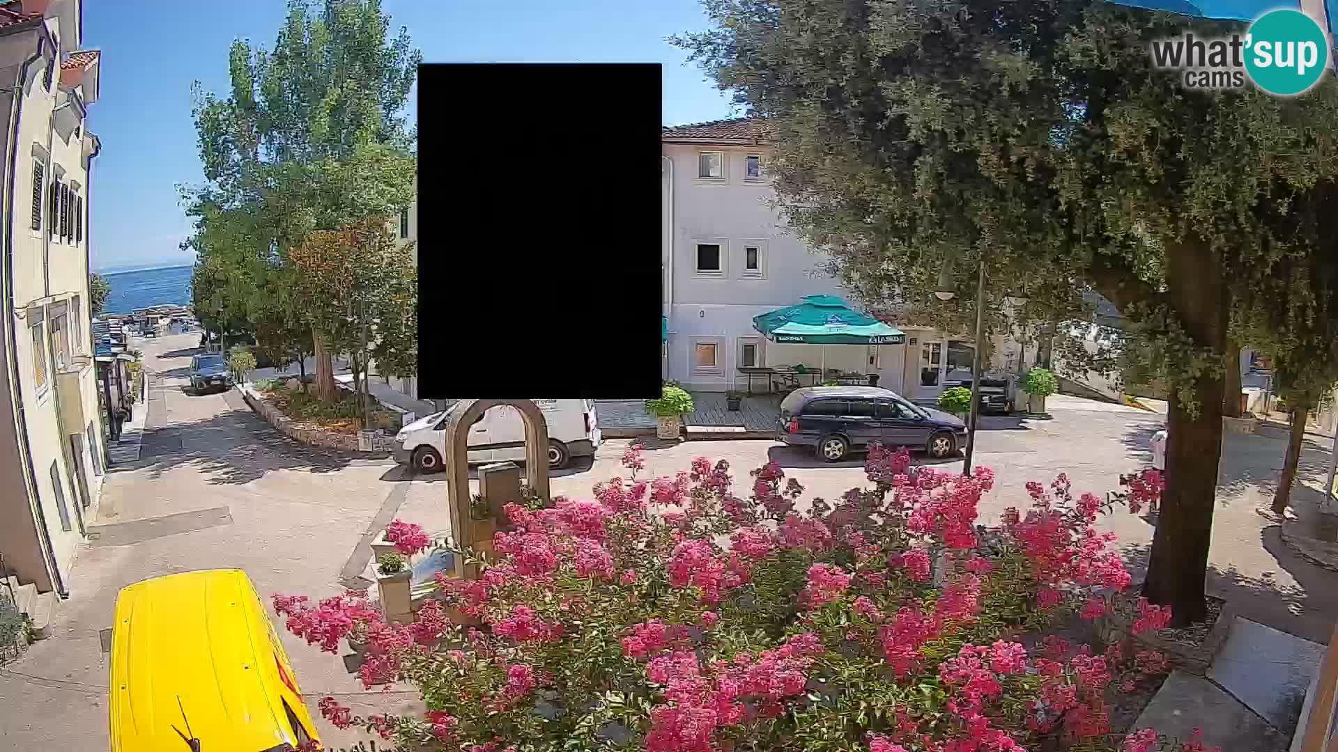 Web kamera centar Mošćeničke Drage – Pogled uživo