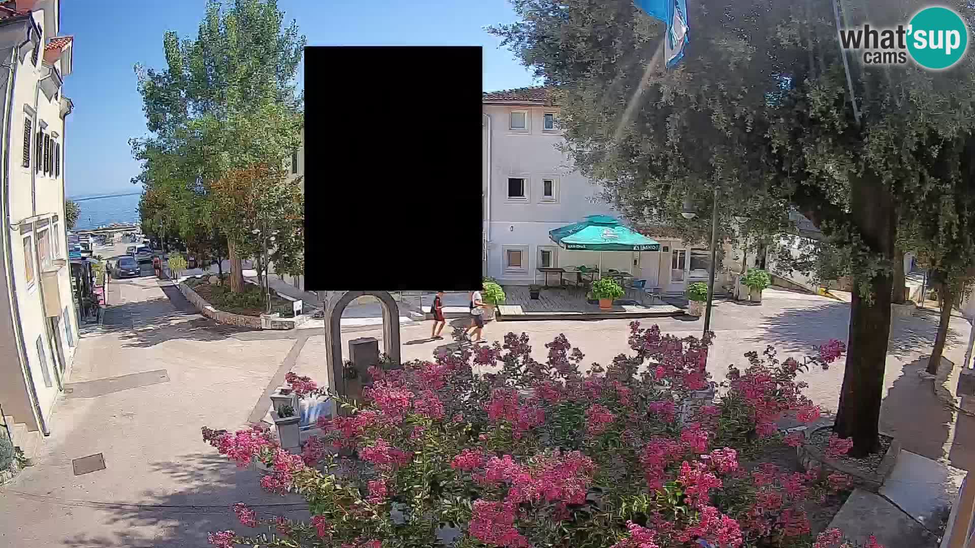 Spletna kamera center Mošćeniška Draga – Pogled v živo