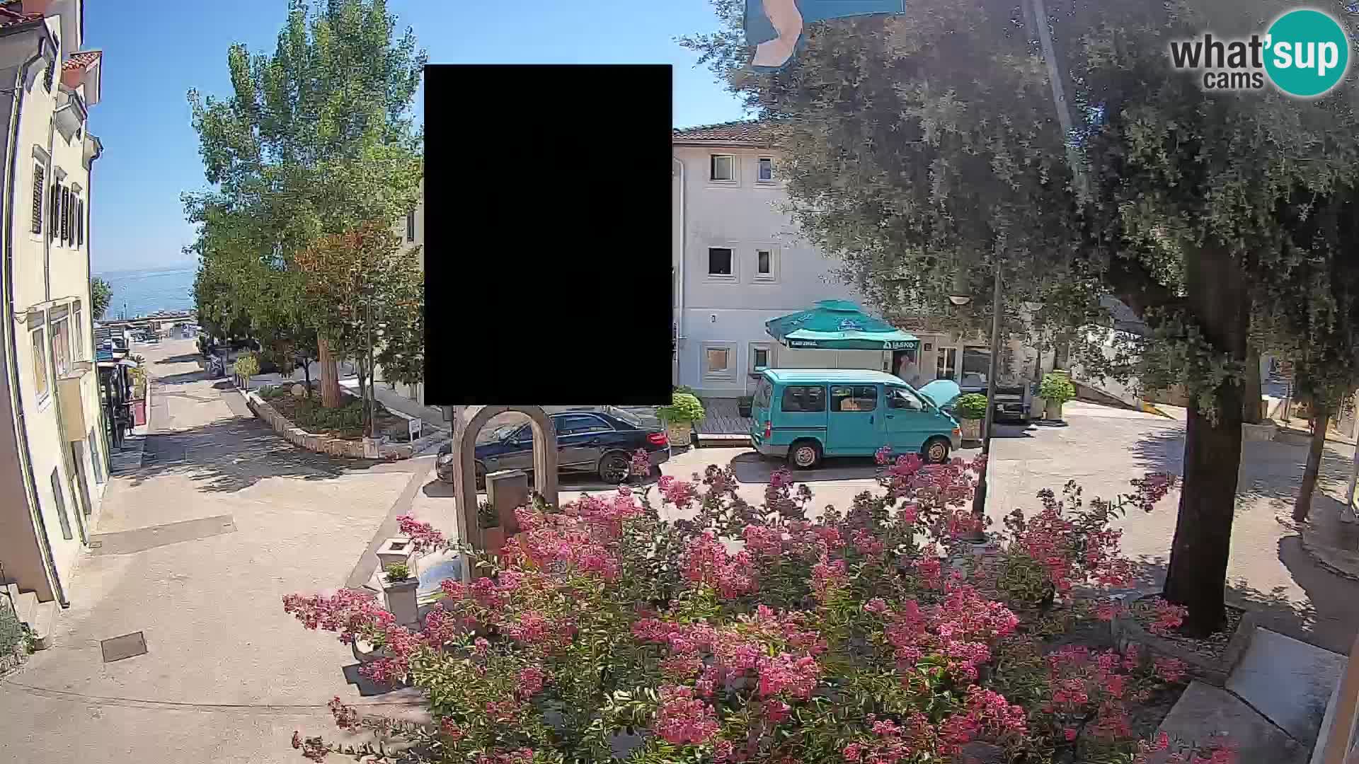 Webcam Mošćenička Draga Center – Live View of the Town Center