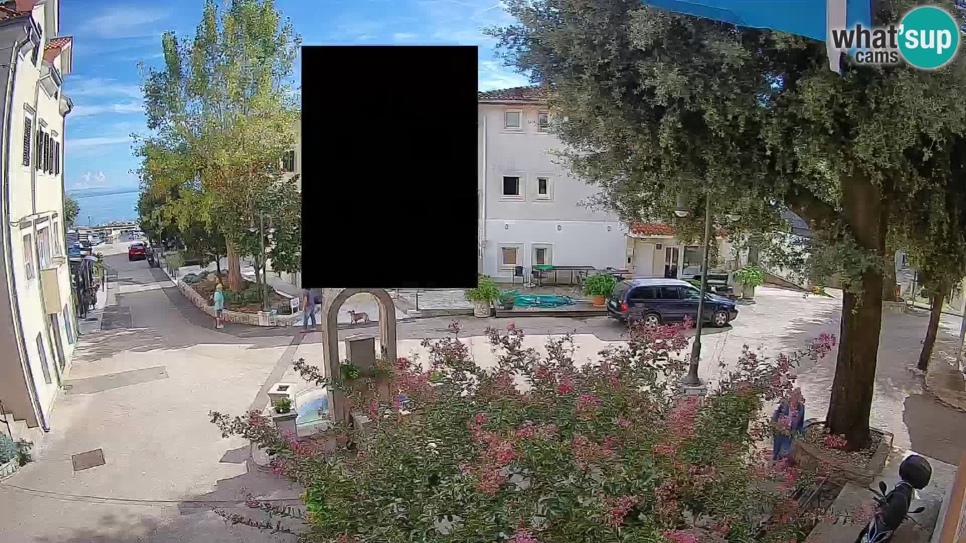 Web kamera centar Mošćeničke Drage – Pogled uživo