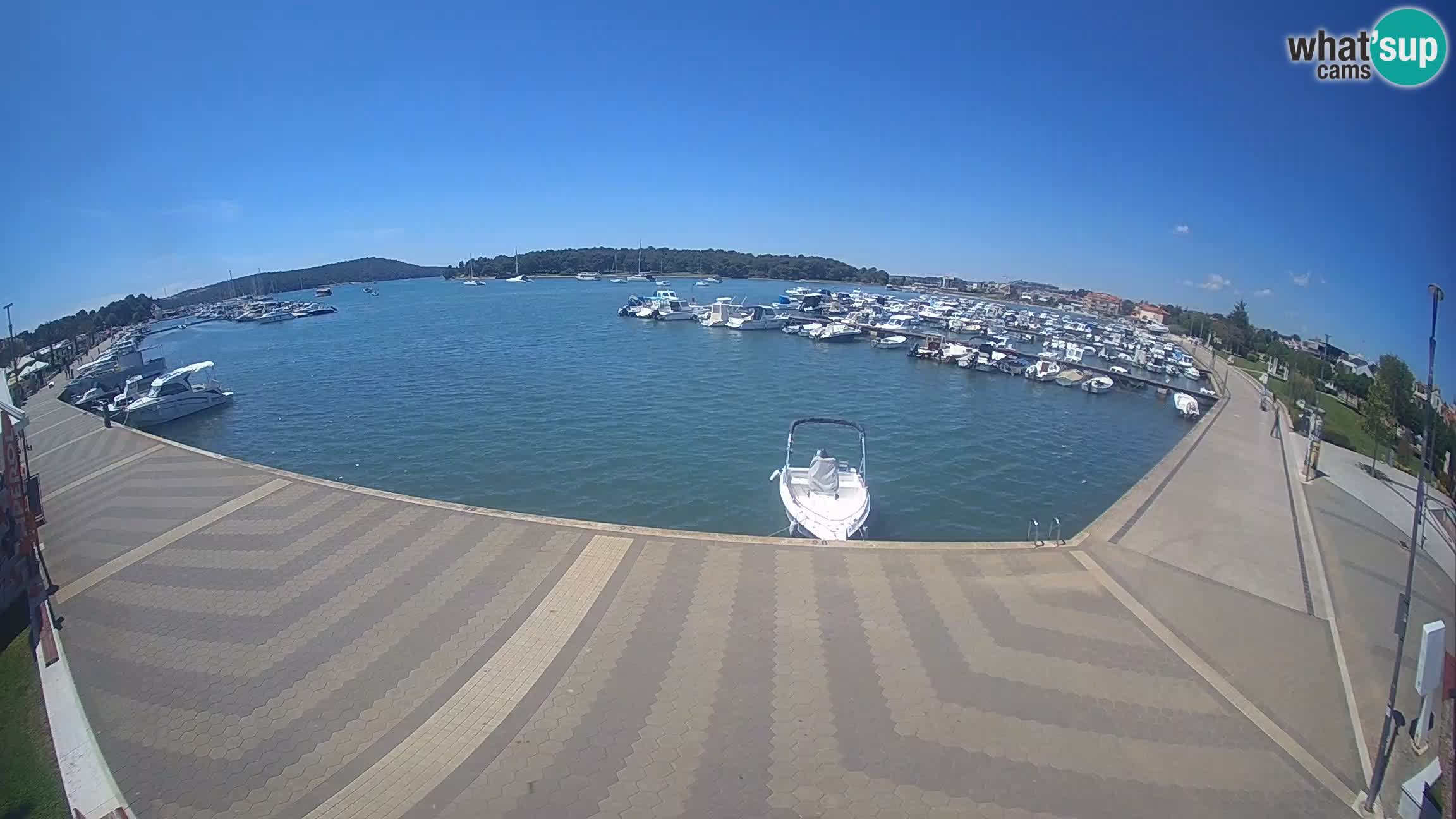 LIVE webcam Medulin marina