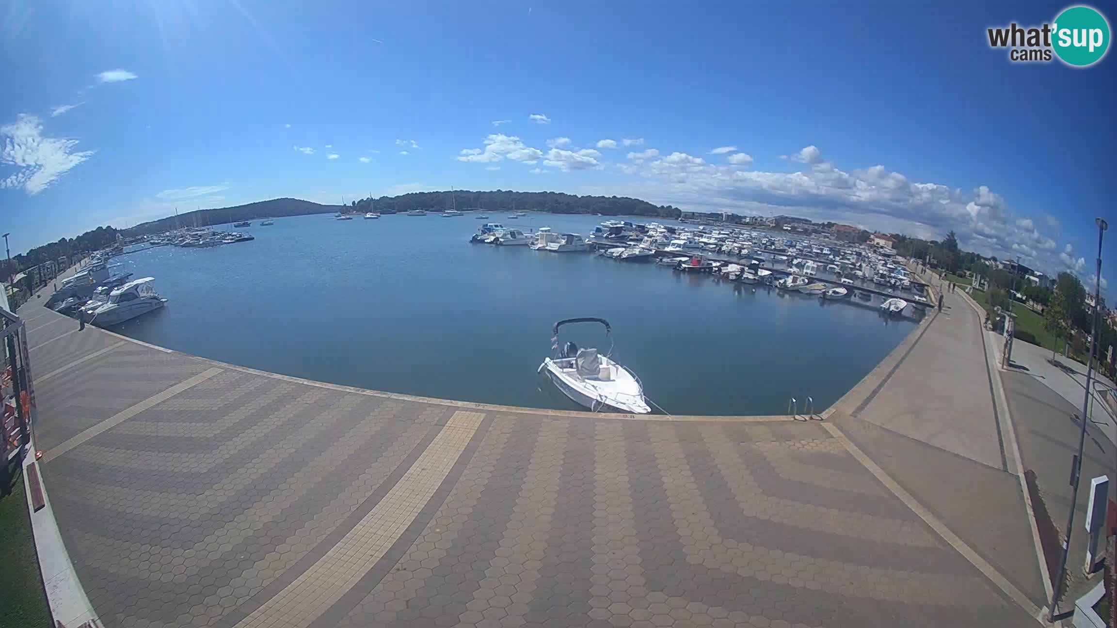 LIVE webcam Medulin marina