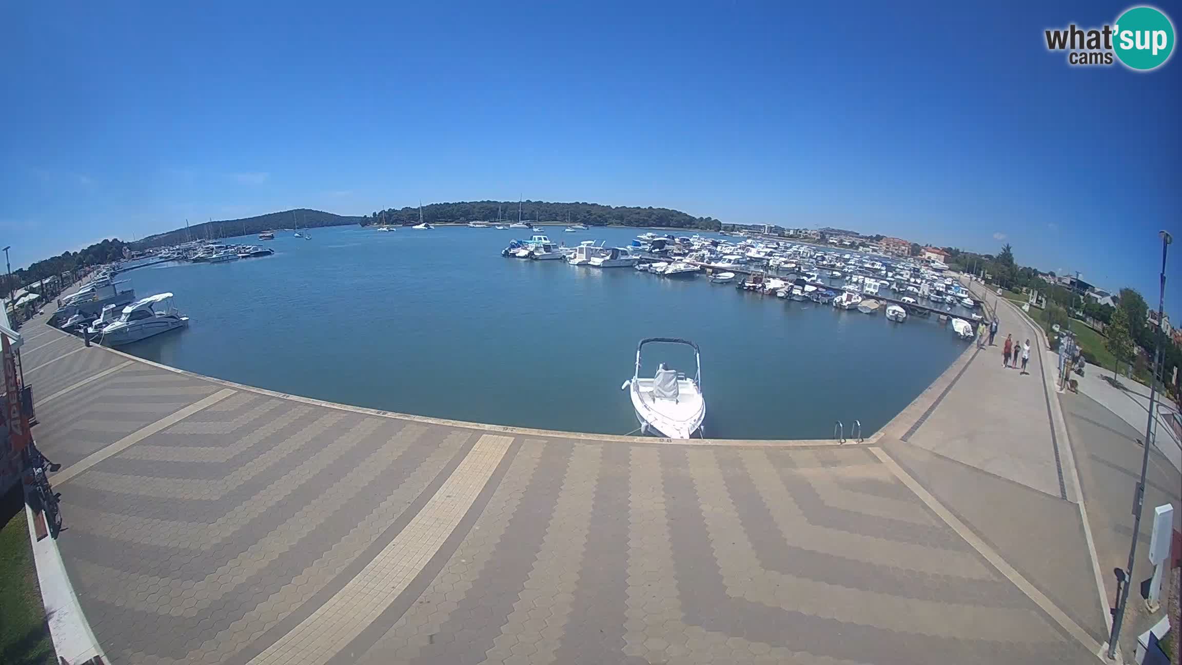 LIVE webcam Medulin marina