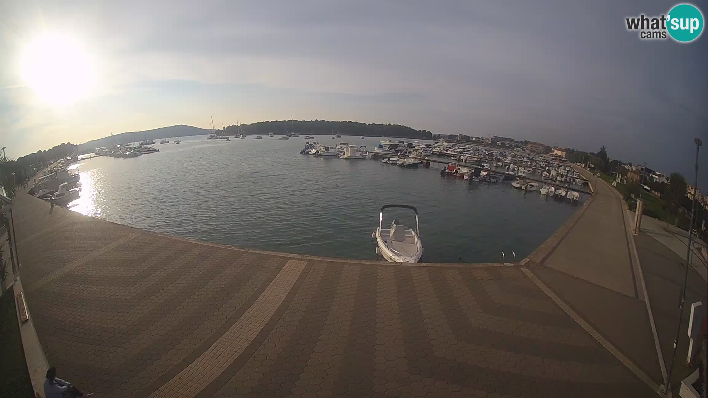 LIVE webcam Medulin marina