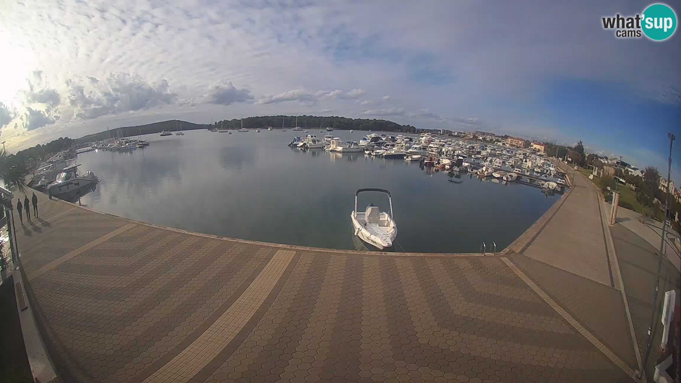 LIVE webcam Medulin marina