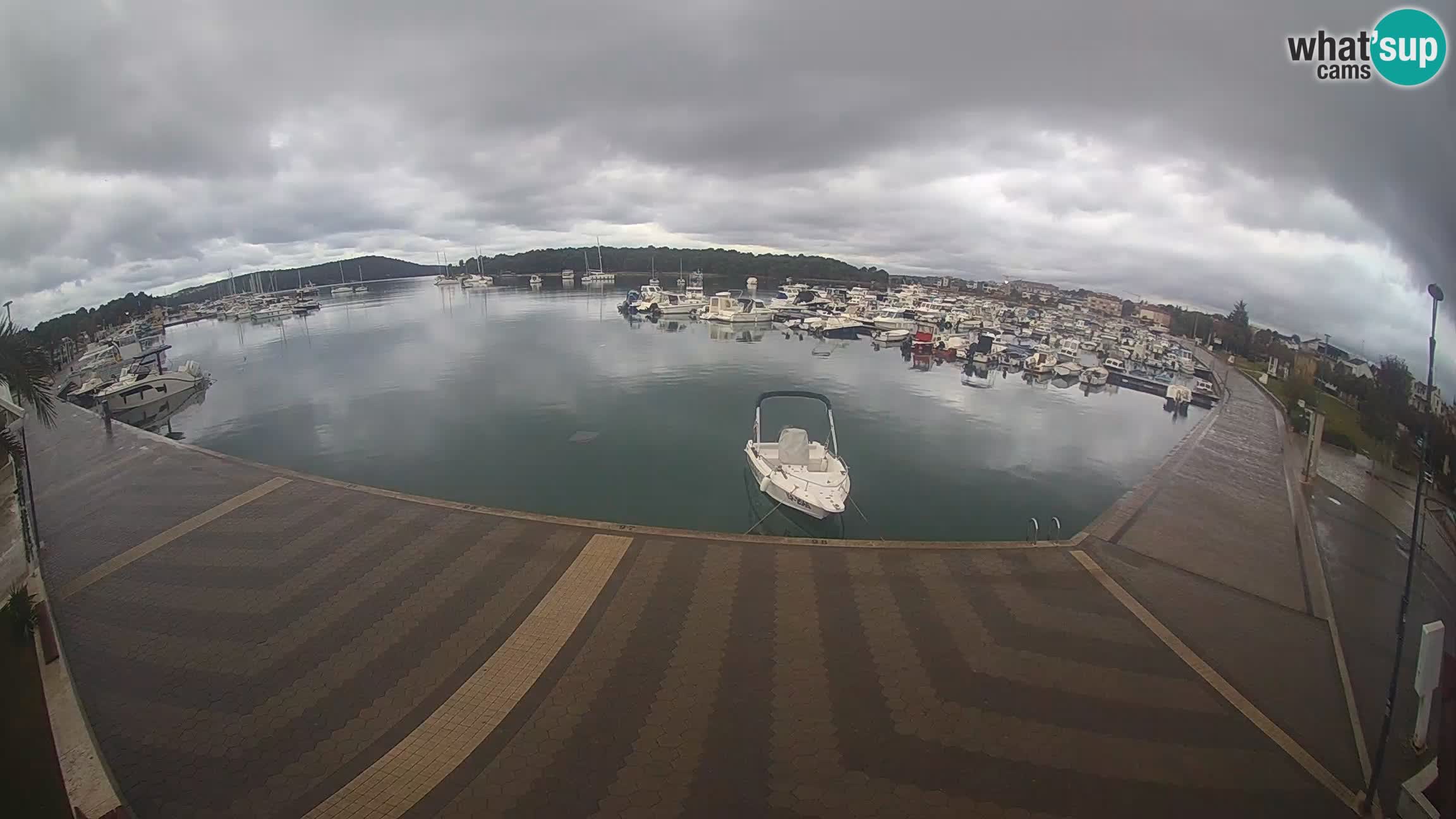 LIVE webcam Medulin marina