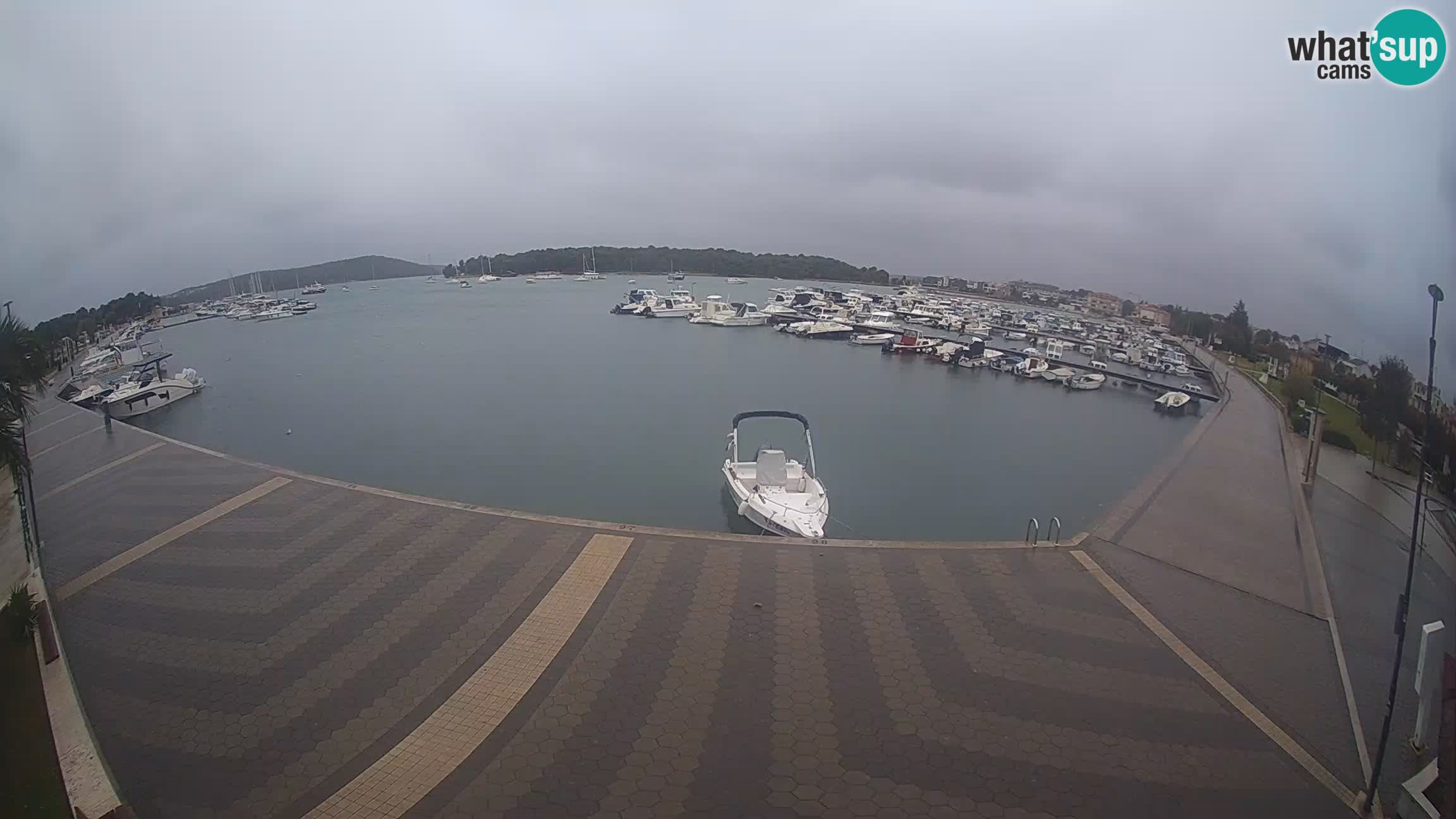 LIVE webcam Medulin marina