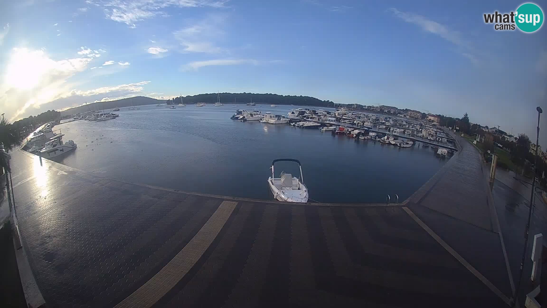 LIVE webcam Medulin marina