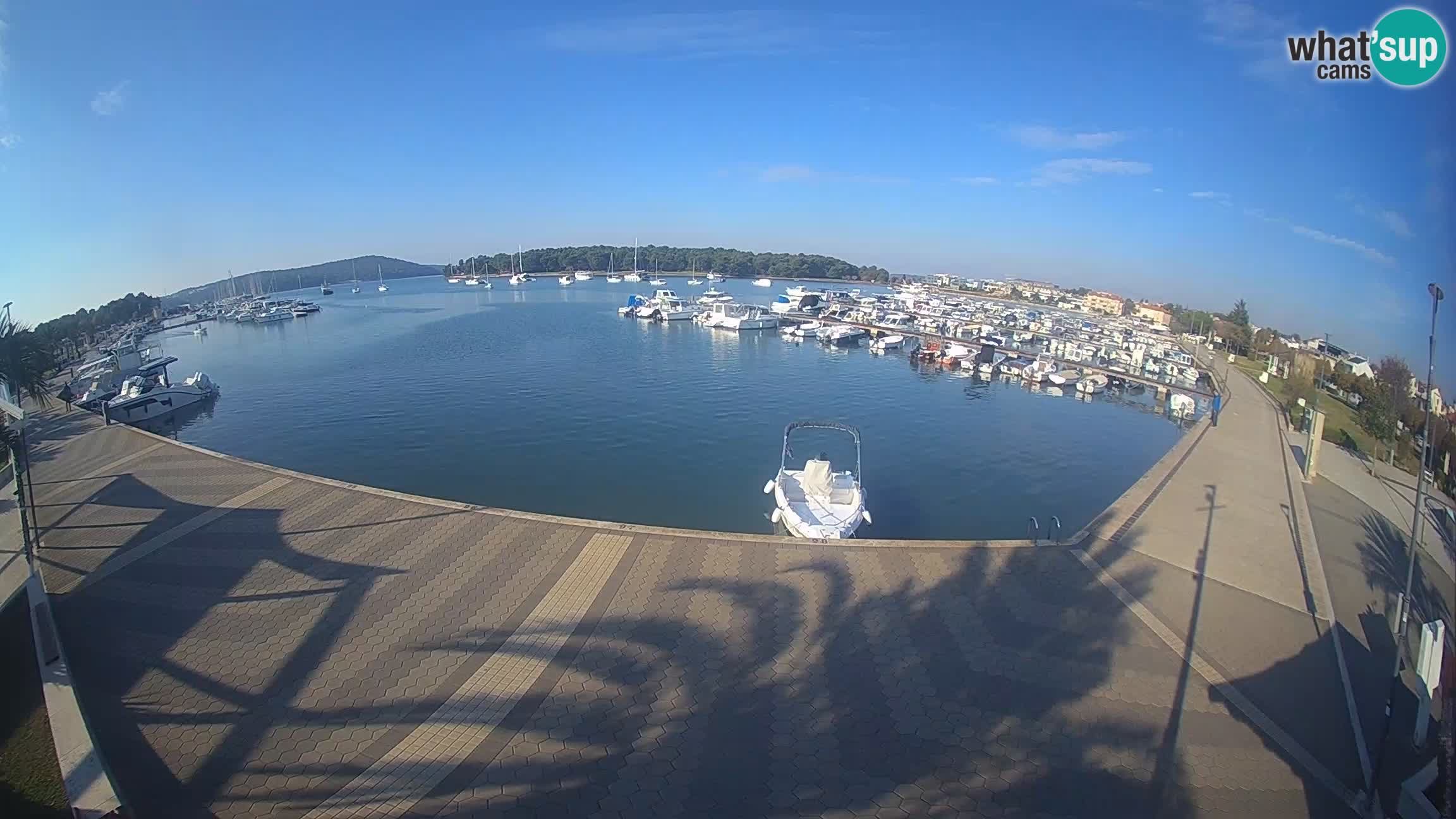 LIVE webcam Medulin marina