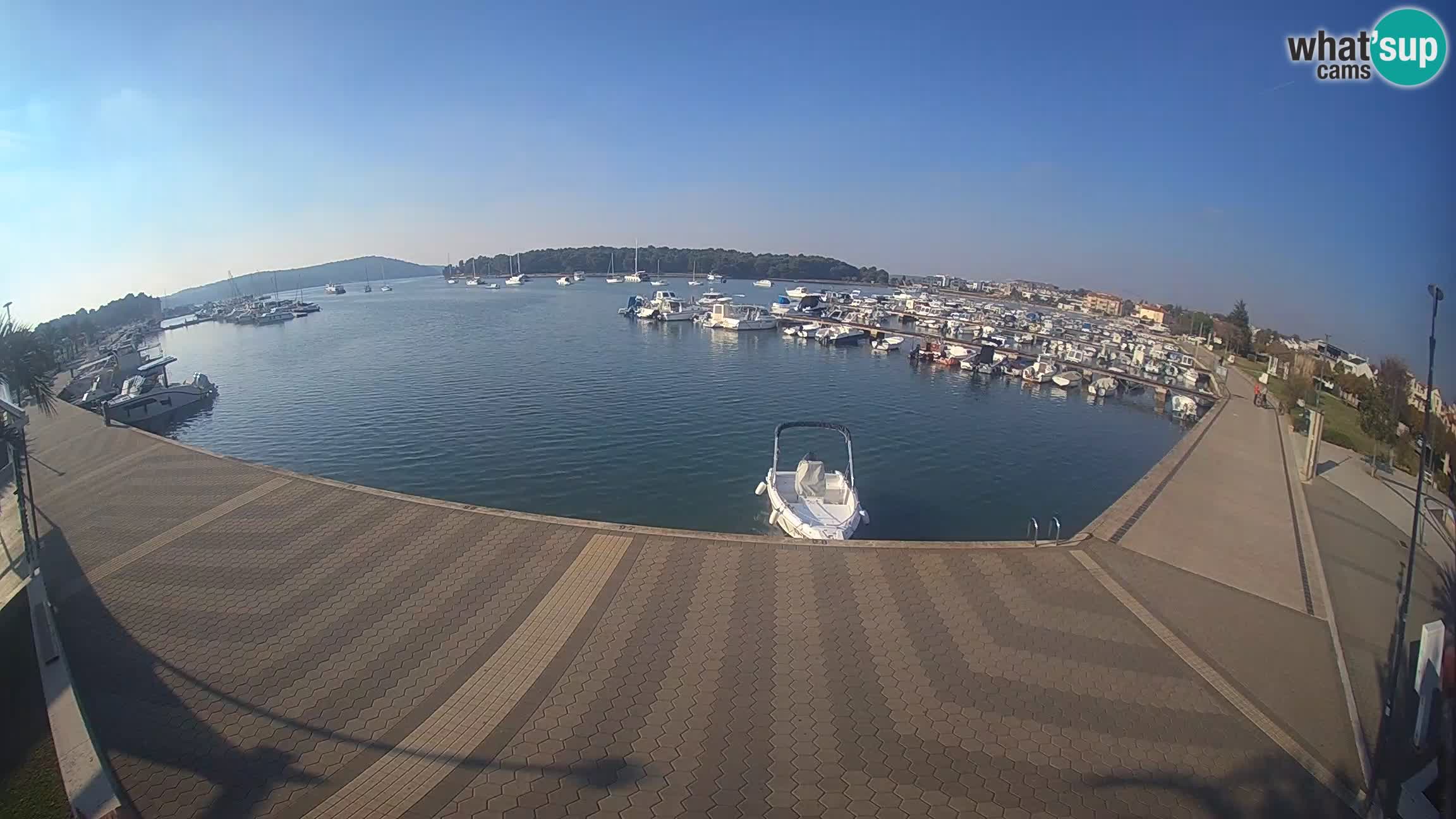 LIVE webcam Medulin marina