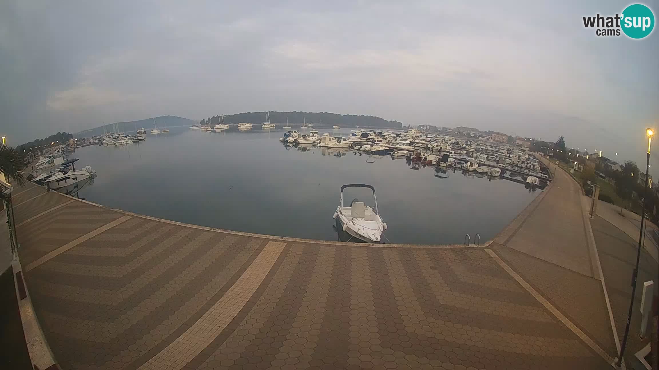 LIVE webcam Medulin marina