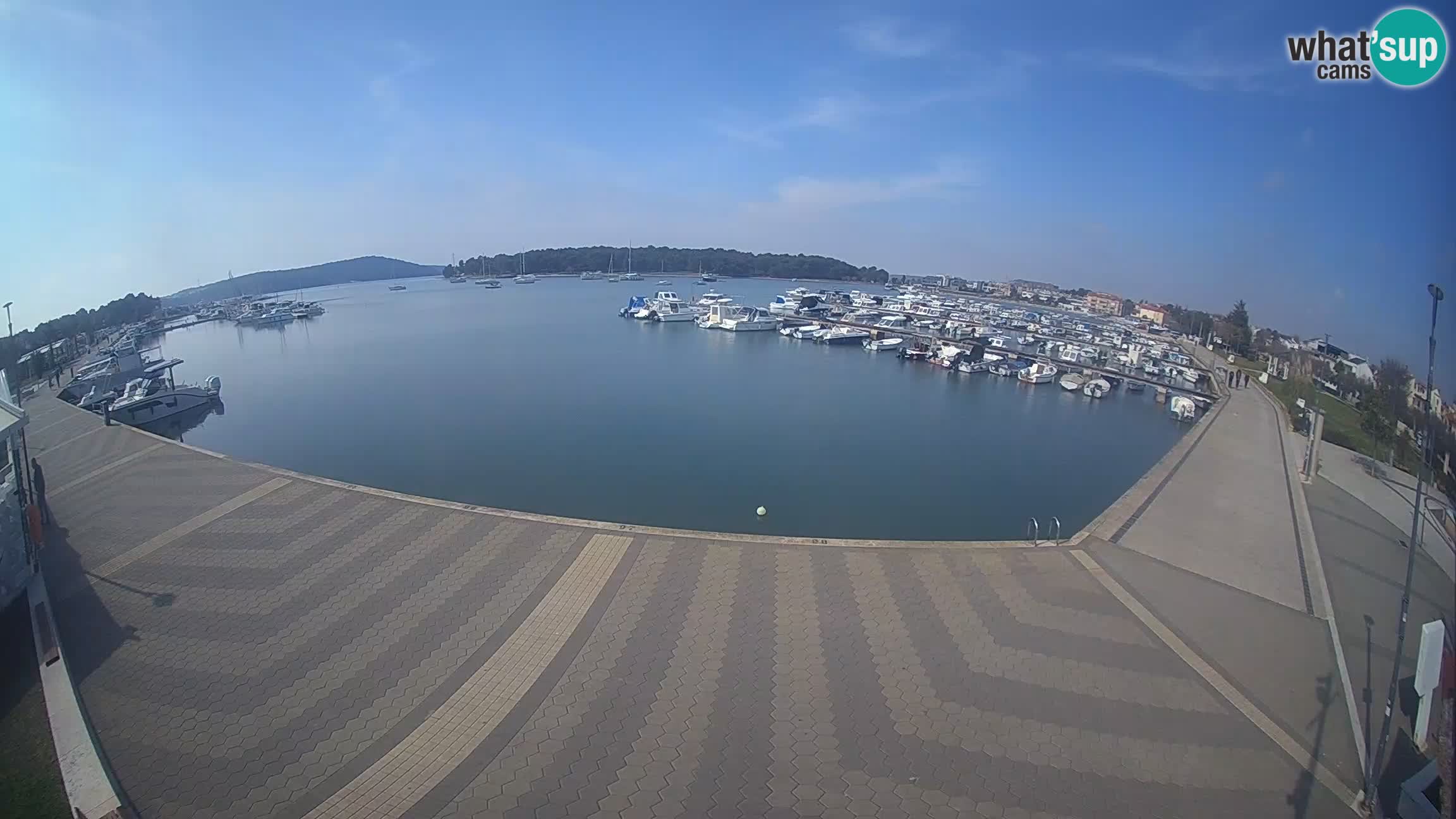 LIVE webcam Medulin marina