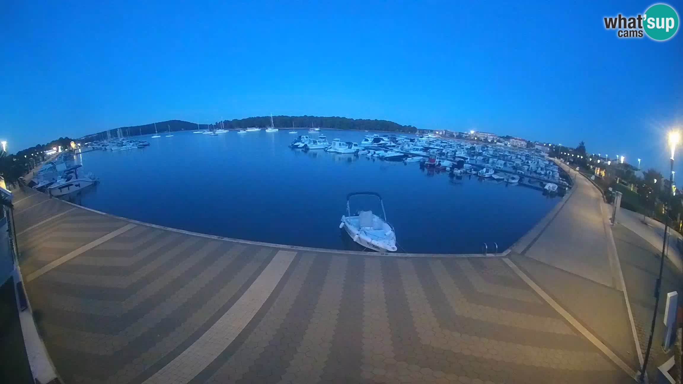 LIVE webcam Medulin marina