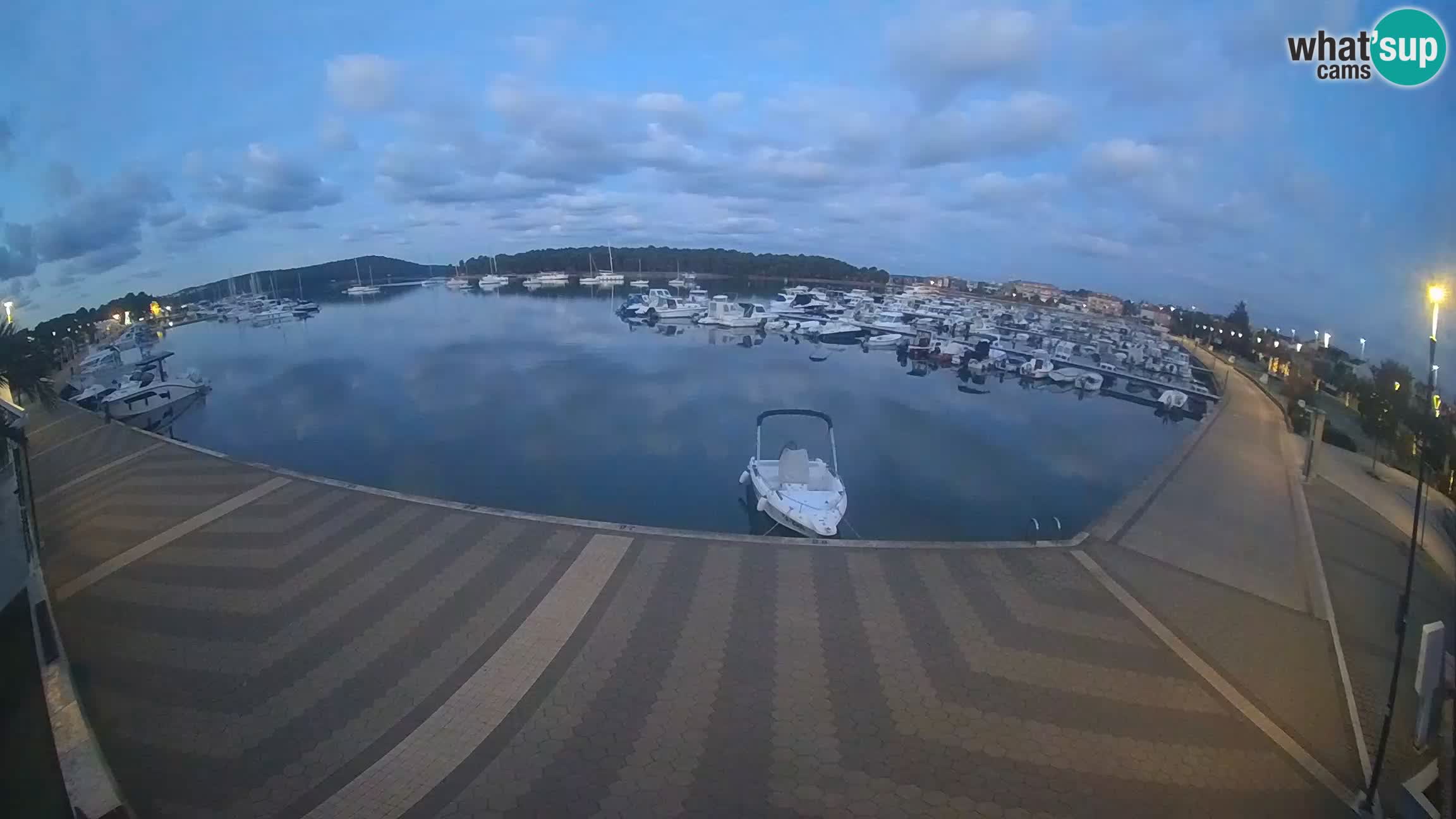 LIVE webcam Medulin marina