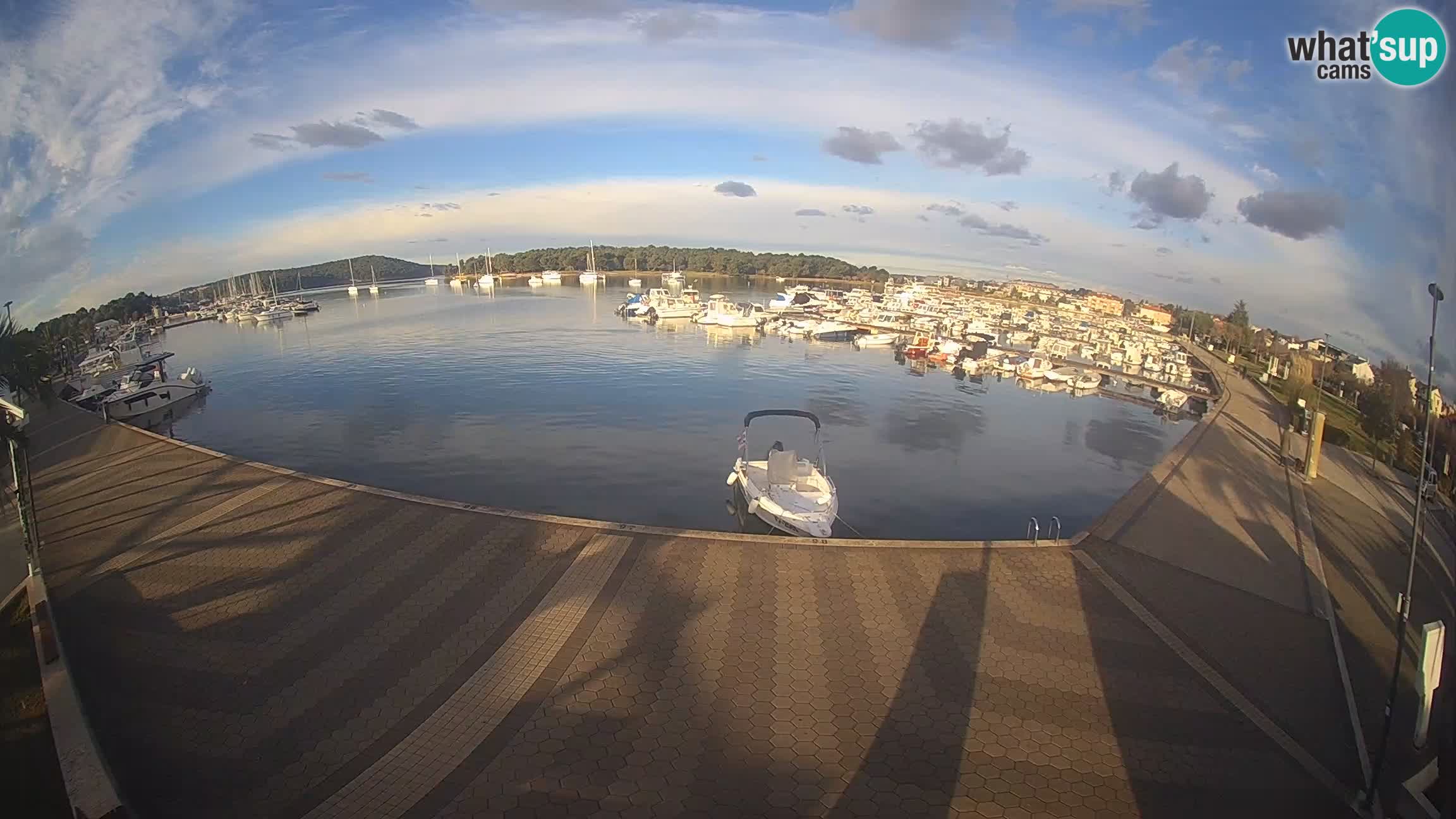 LIVE webcam Medulin marina