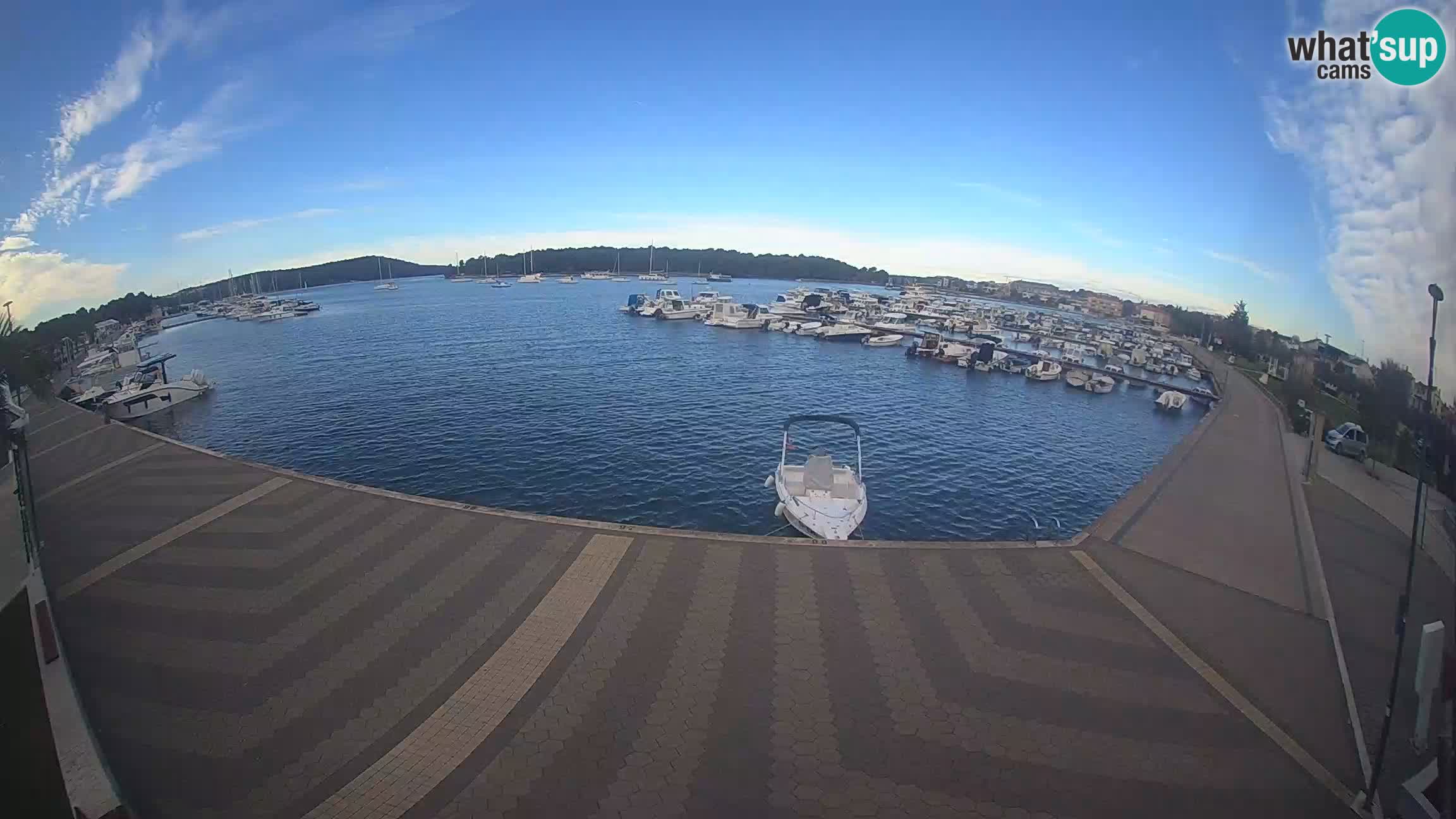 LIVE webcam Medulin marina