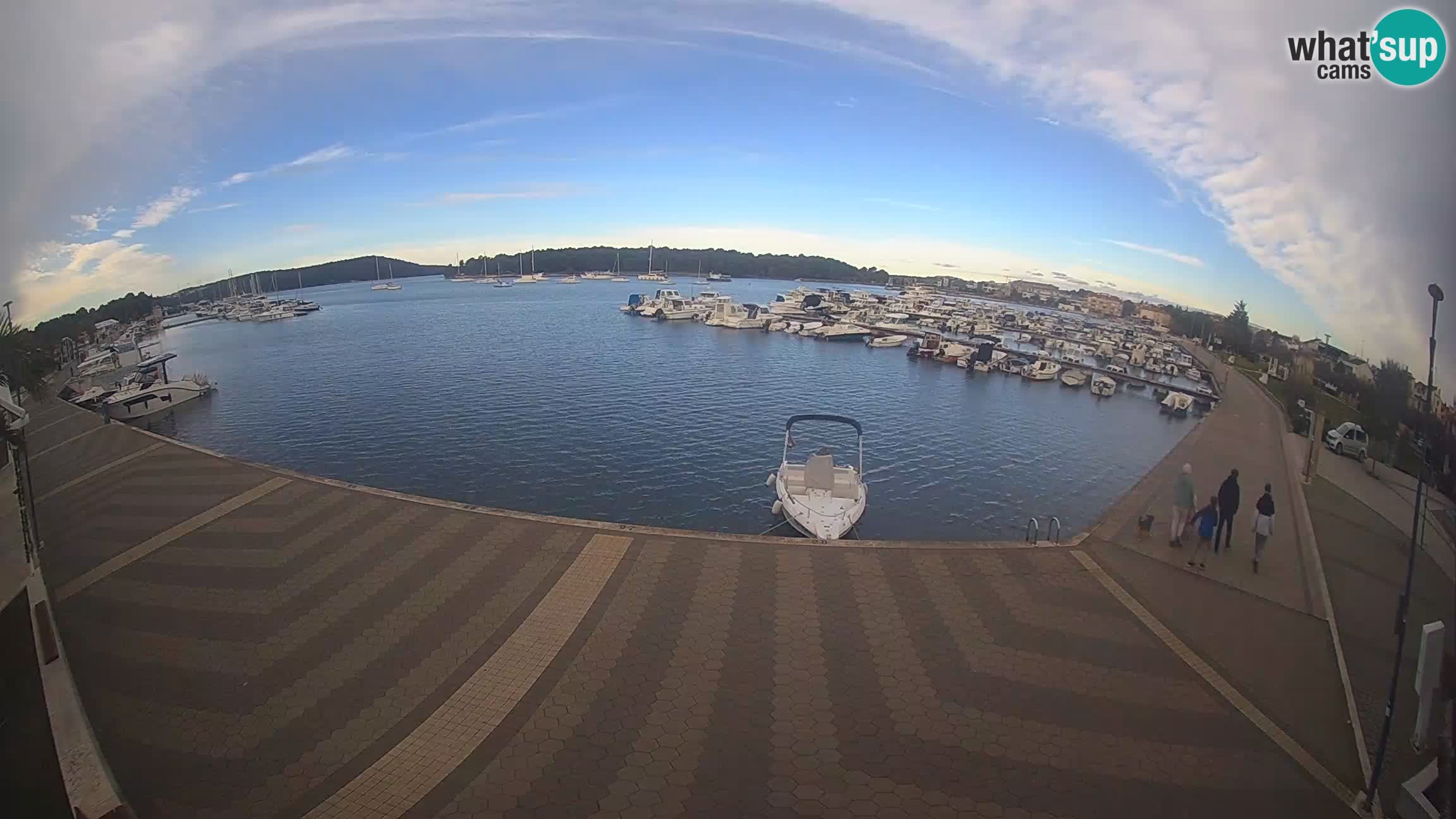 LIVE webcam Medulin marina