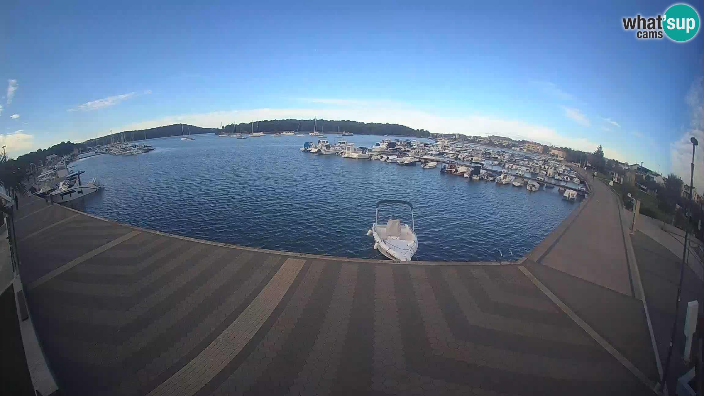 LIVE webcam Medulin marina