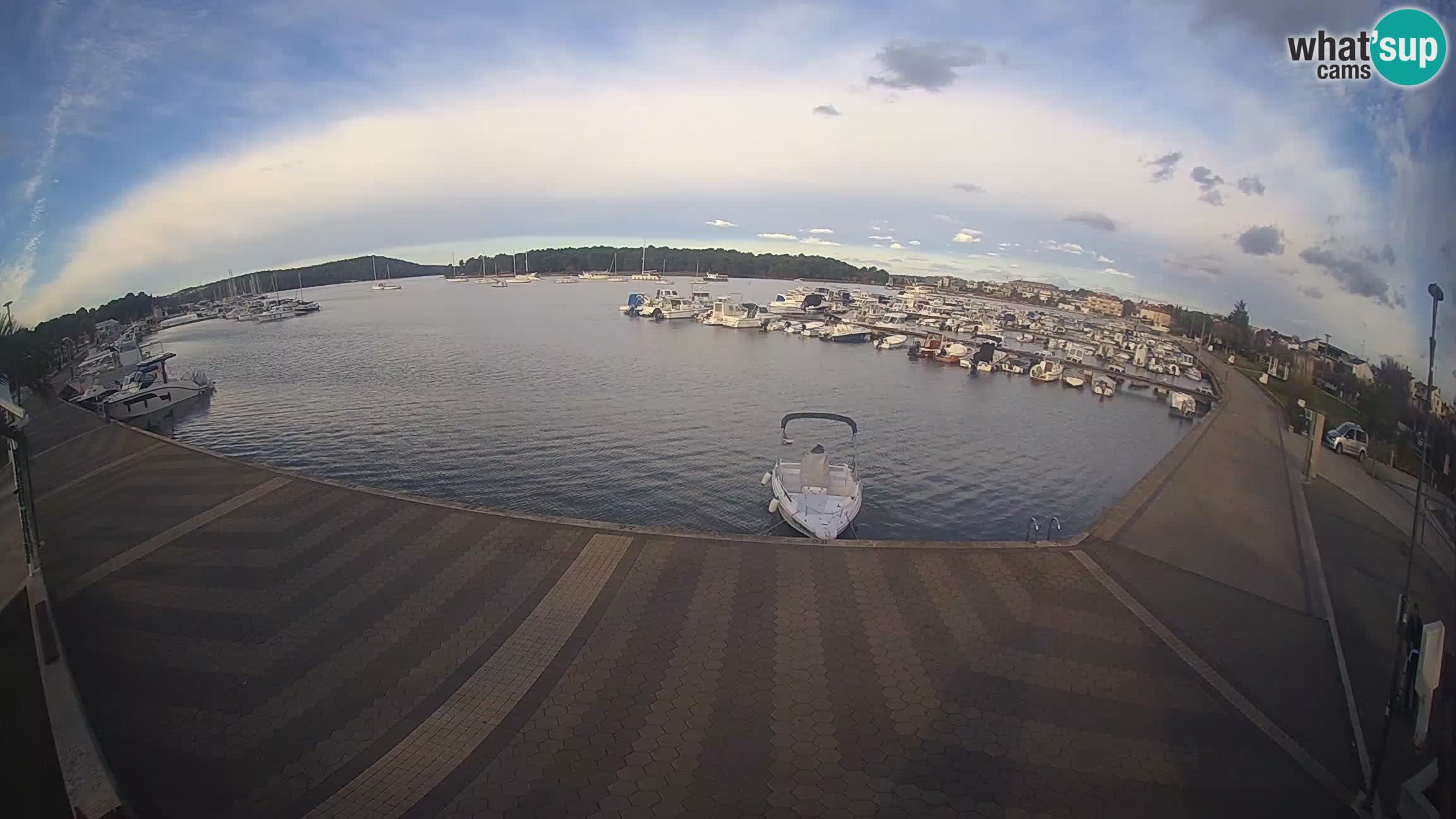 LIVE webcam Medulin marina