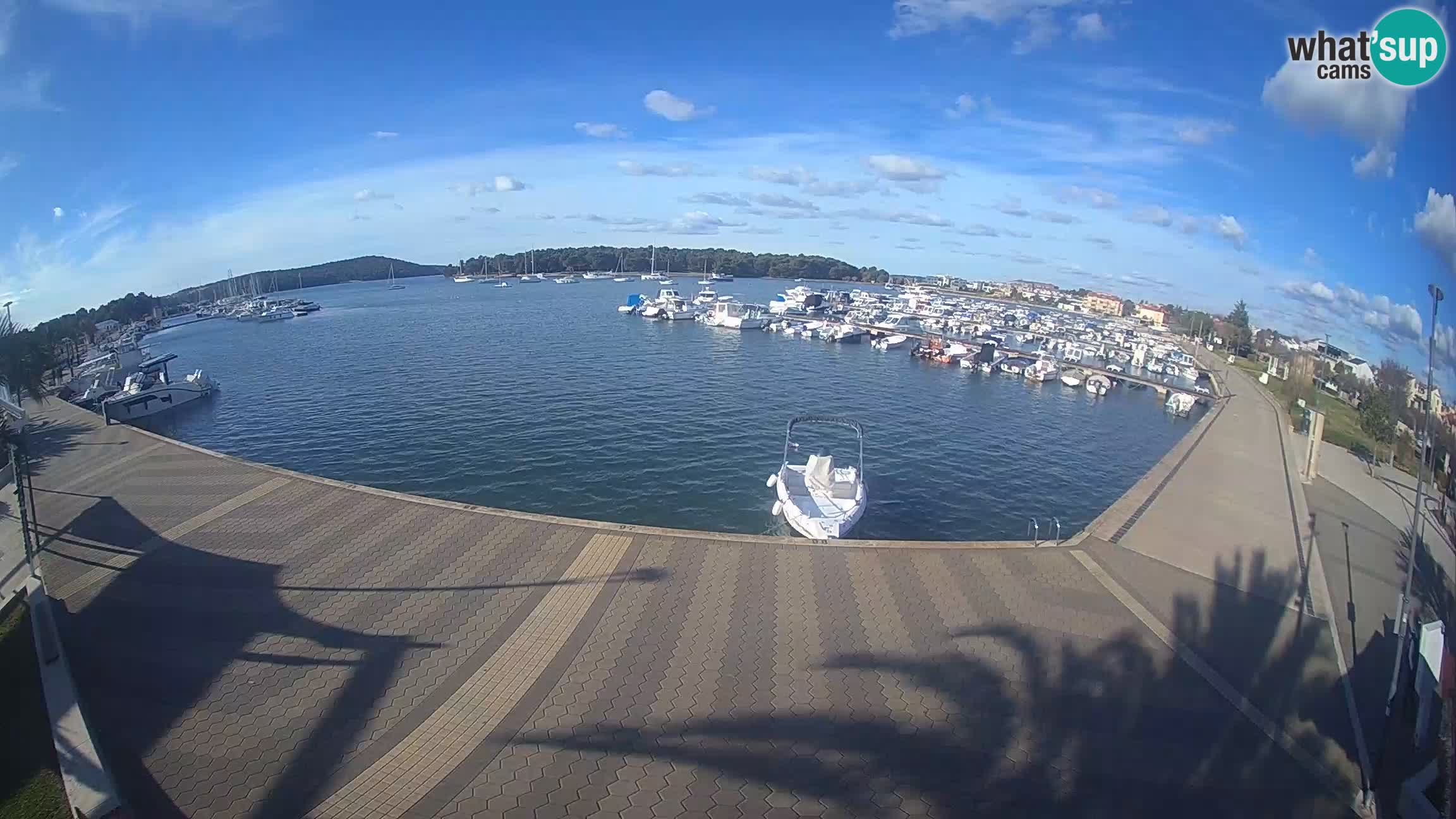 LIVE webcam Medulin marina