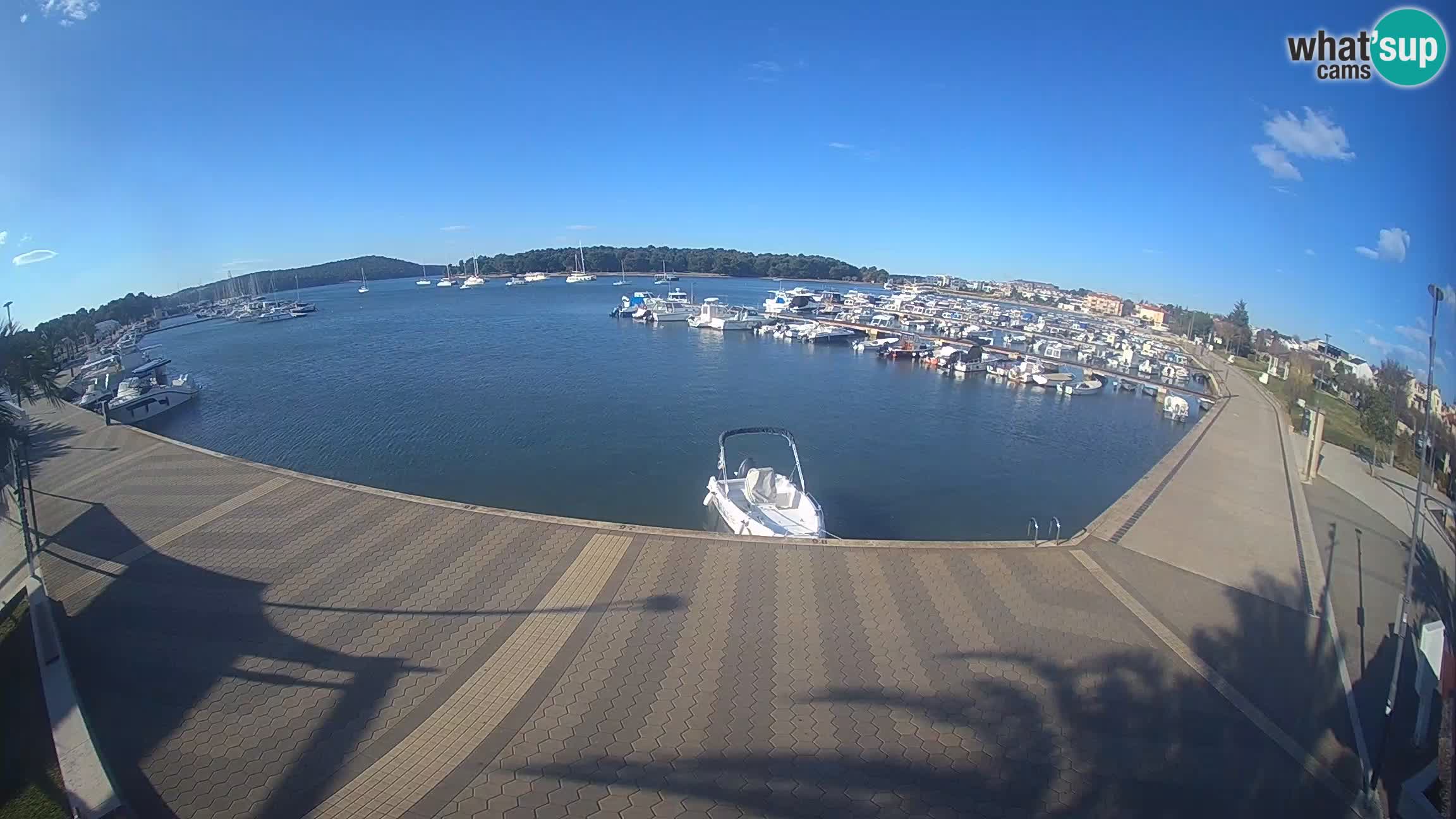 LIVE webcam Medulin marina