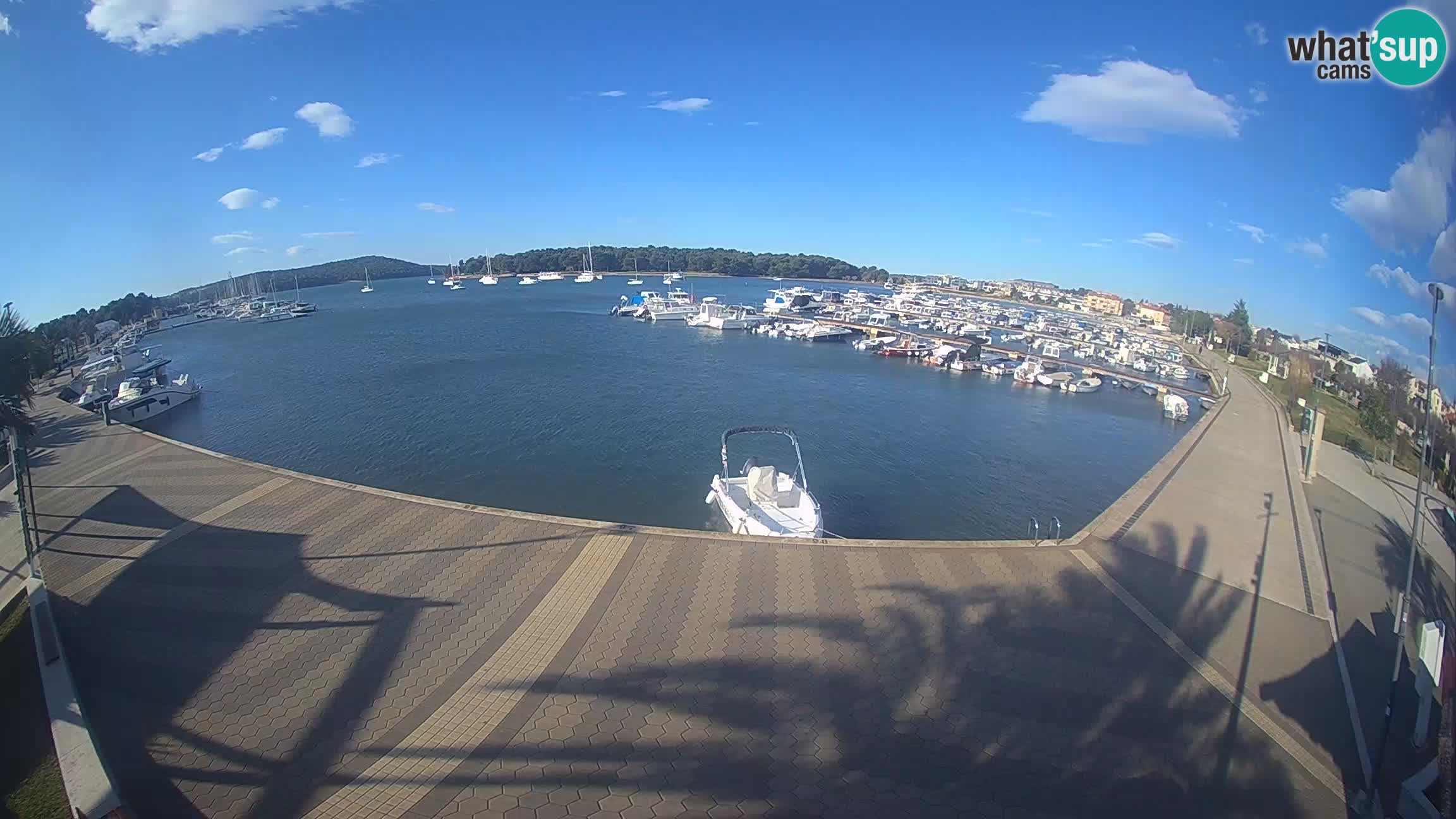 LIVE webcam Medulin marina