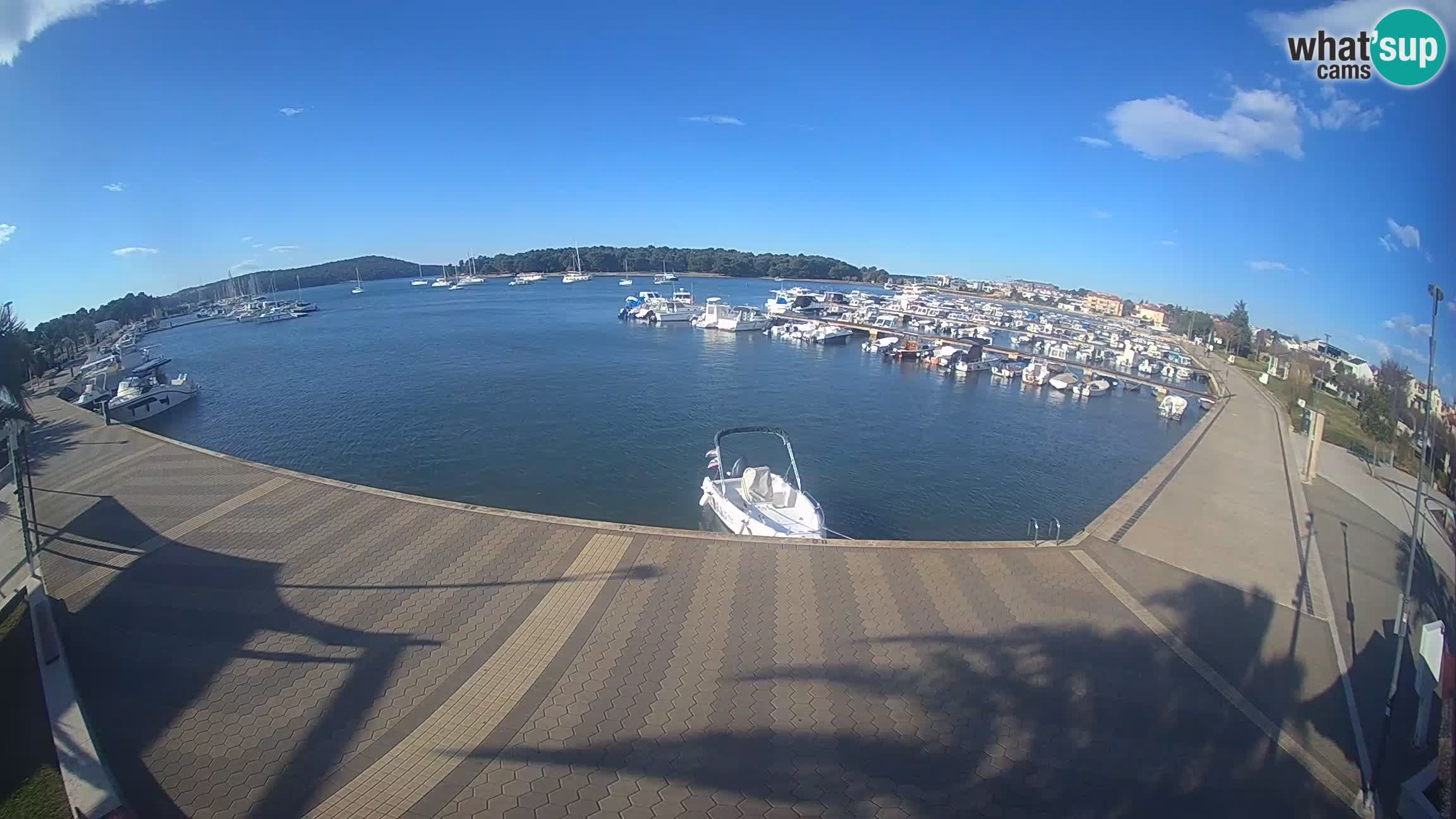 LIVE webcam Medulin marina