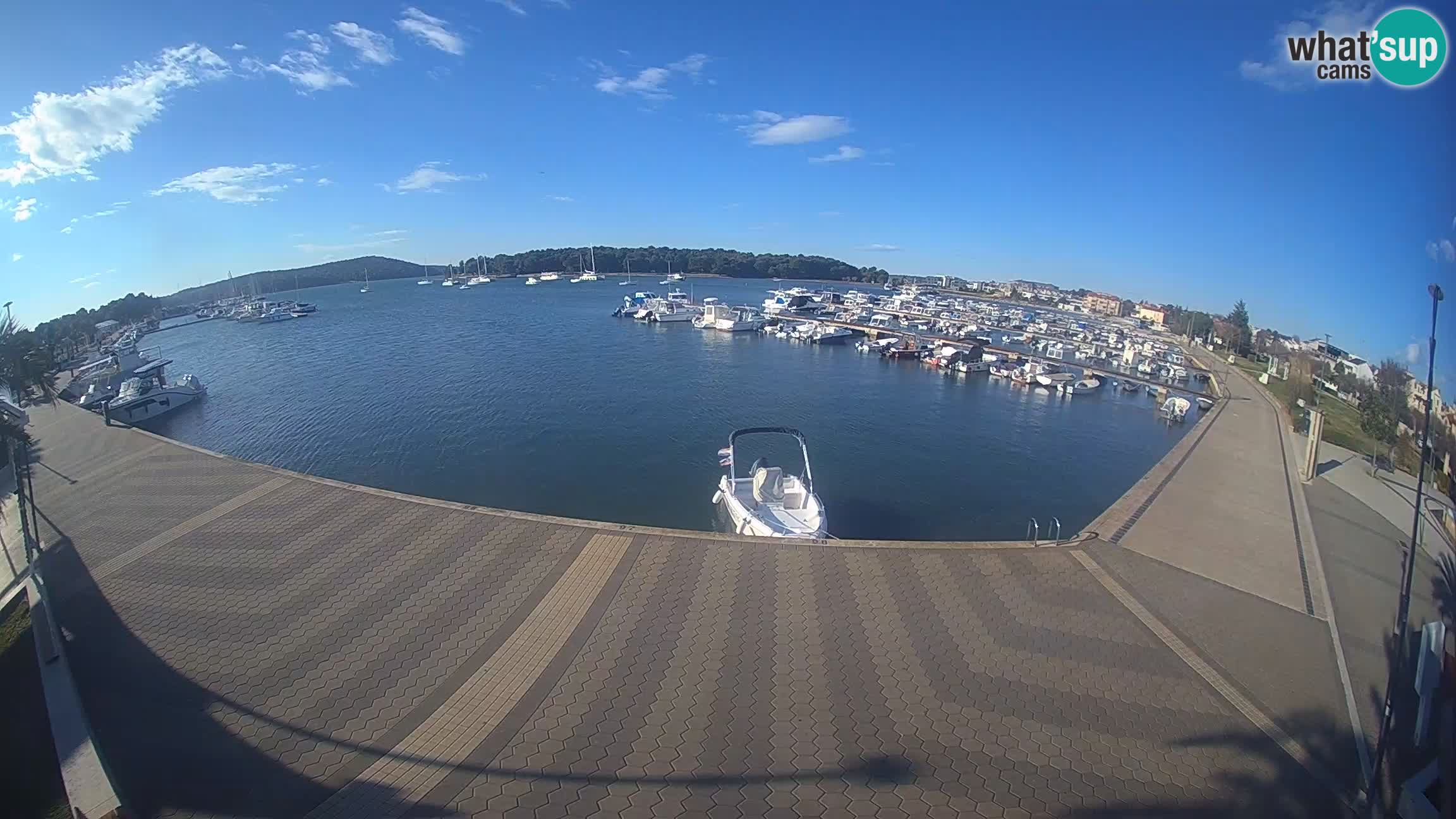 LIVE webcam Medulin marina