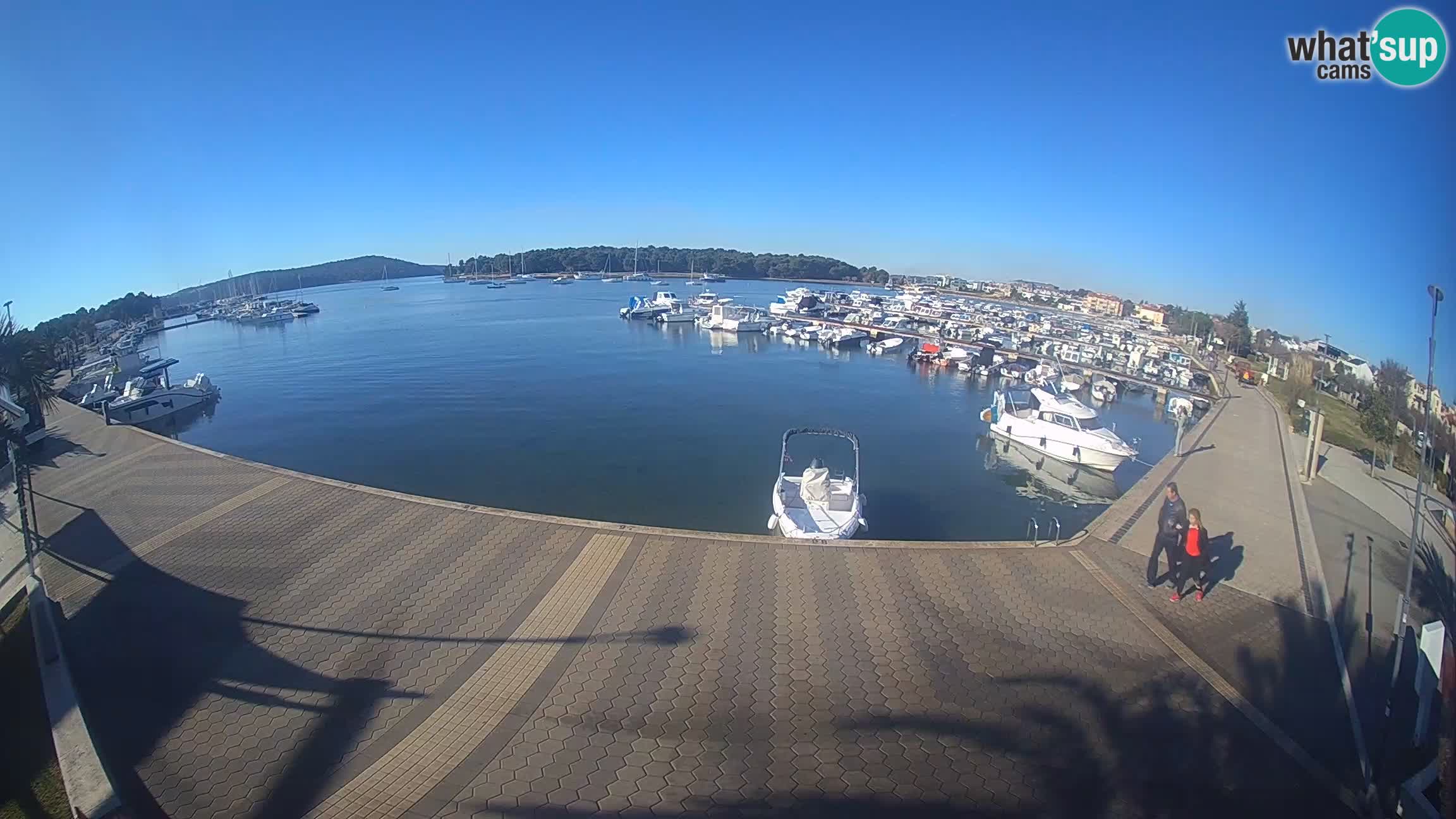 LIVE webcam Medulin marina