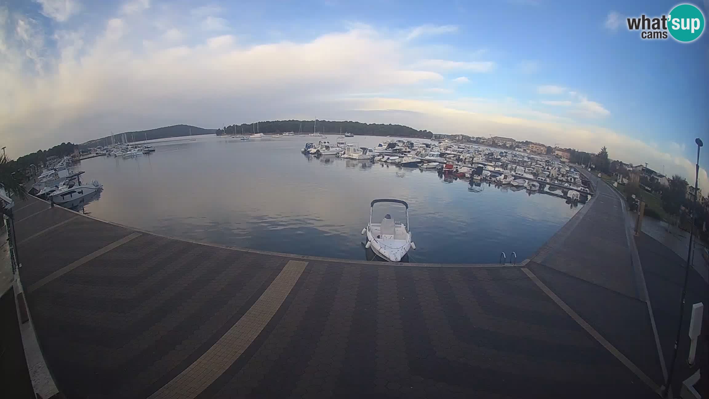 LIVE webcam Medulin marina