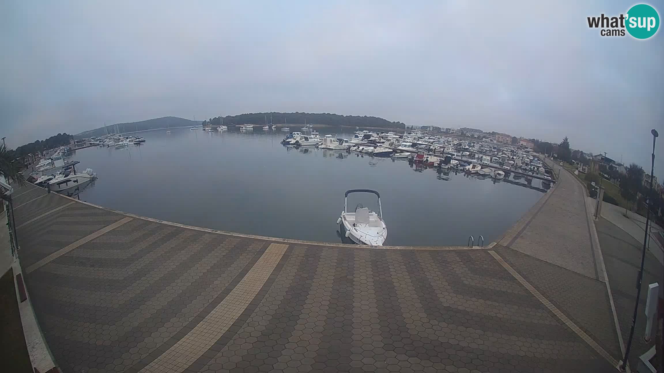 LIVE webcam Medulin marina