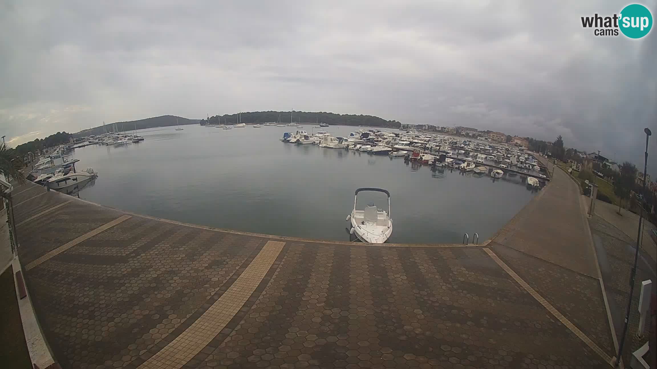 LIVE webcam Medulin marina