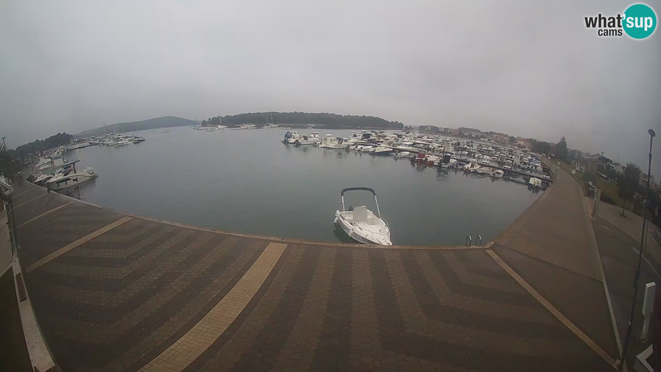 LIVE webcam Medulin marina