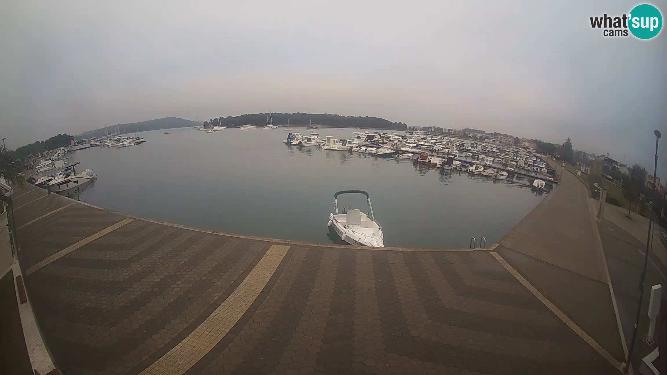 LIVE webcam Medulin marina