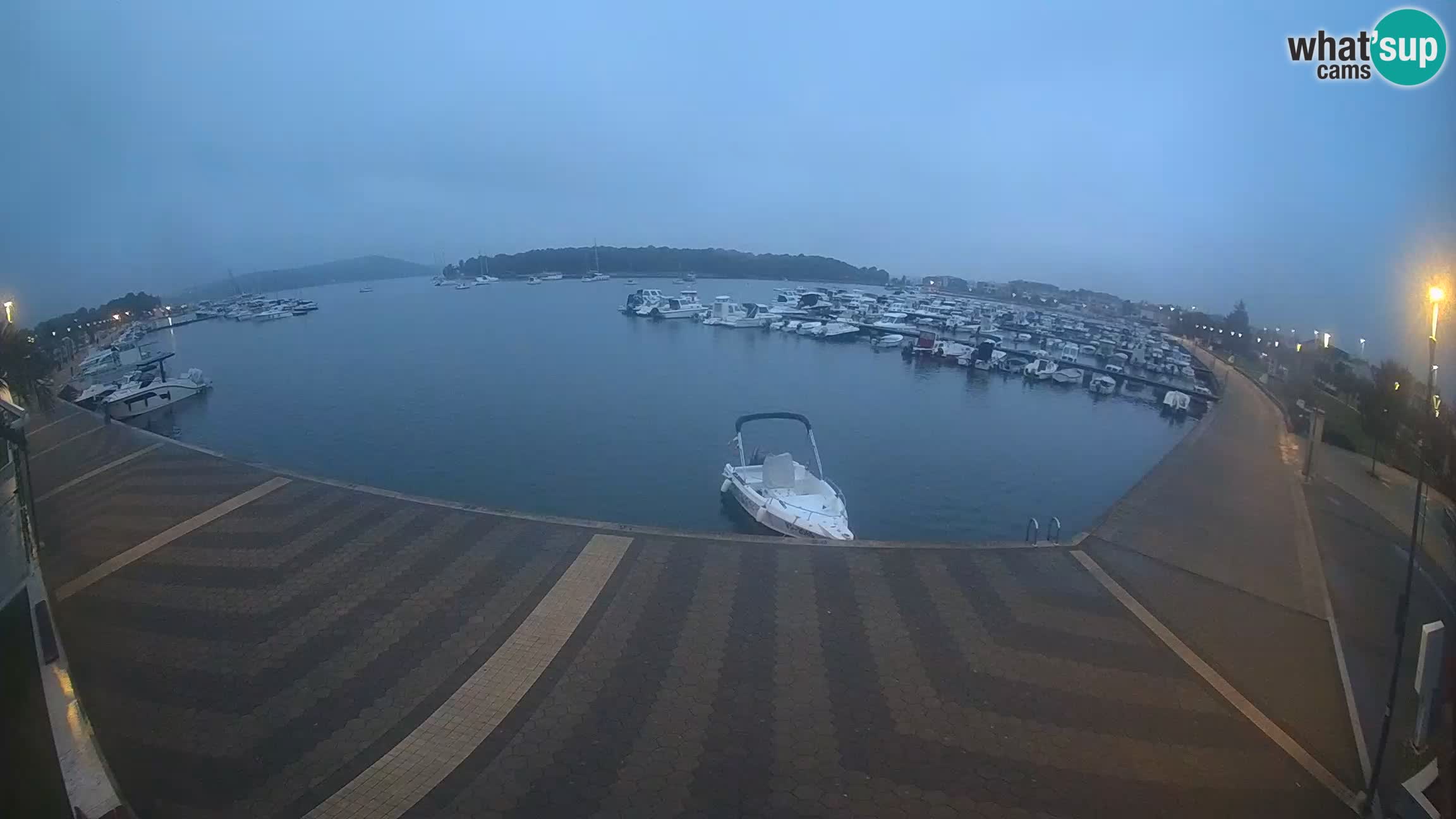 LIVE webcam Medulin marina