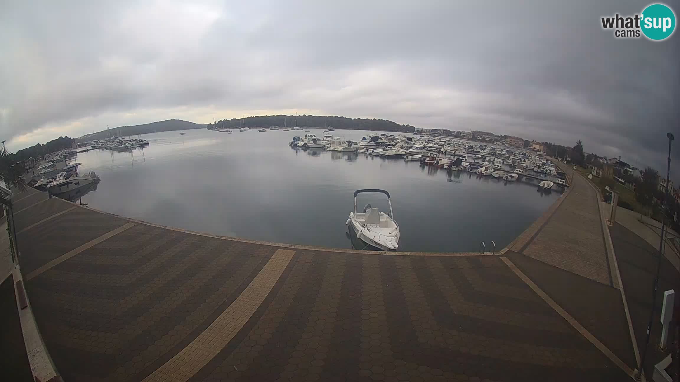 LIVE webcam Medulin marina