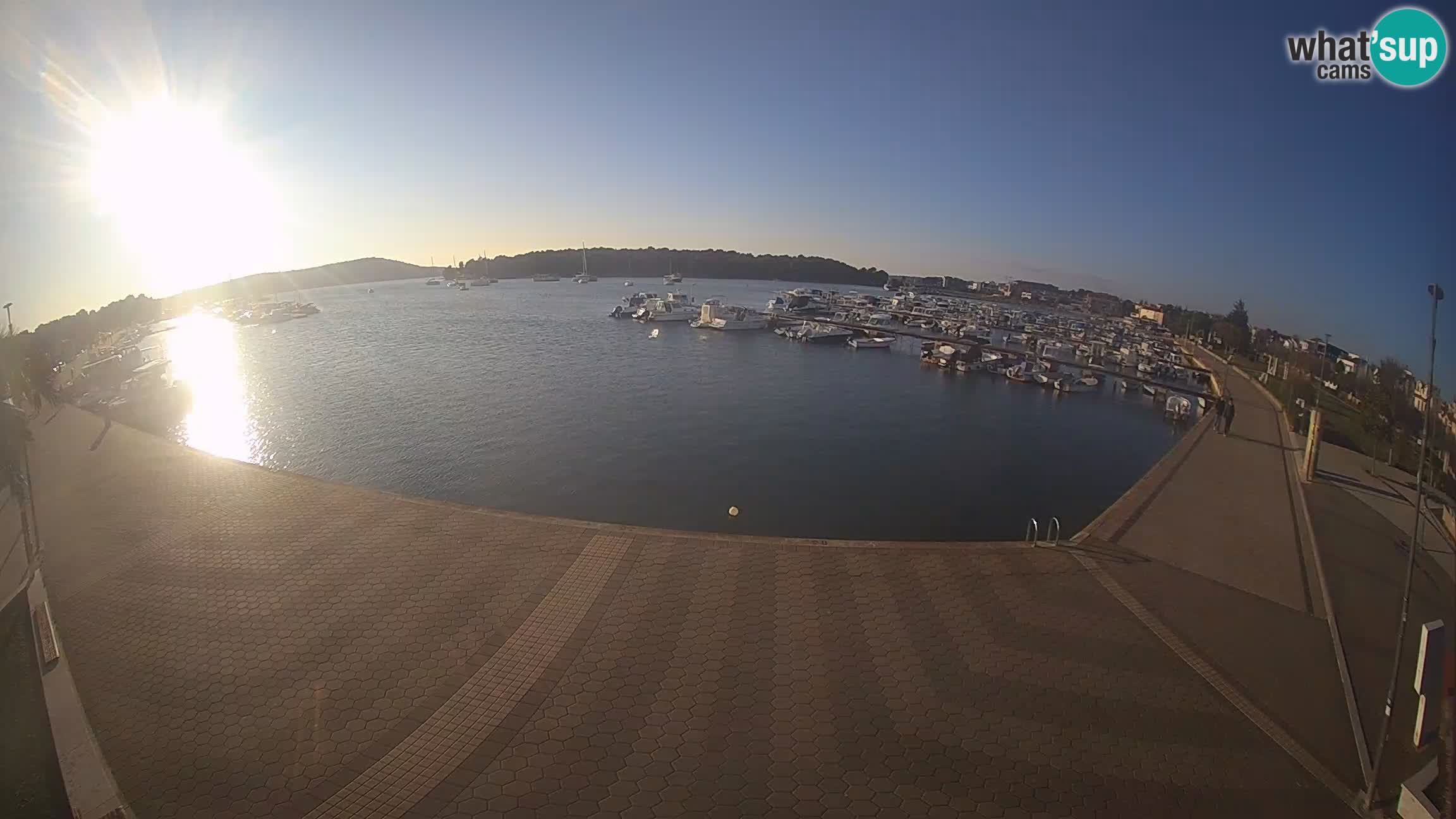 LIVE webcam Medulin marina