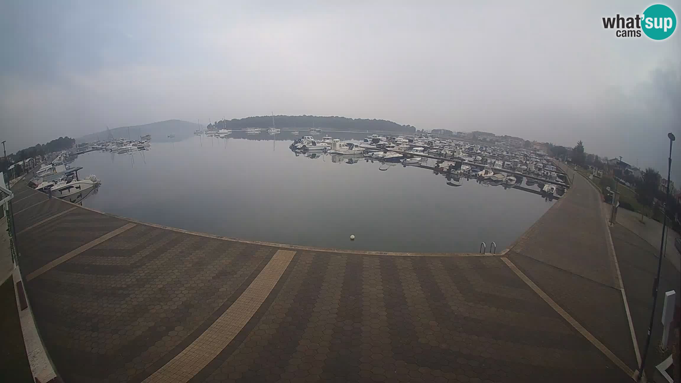 LIVE webcam Medulin marina