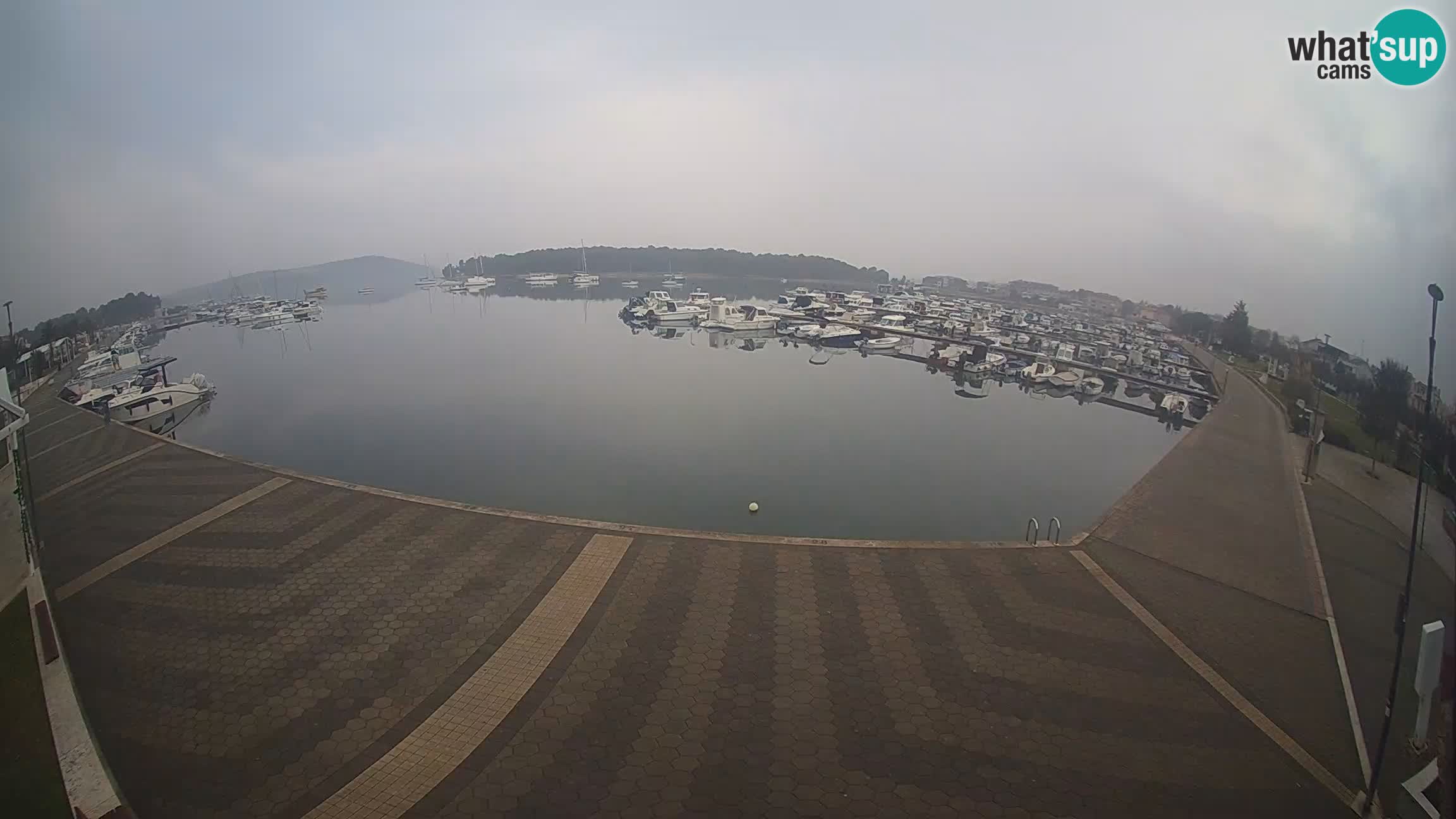 LIVE webcam Medulin marina