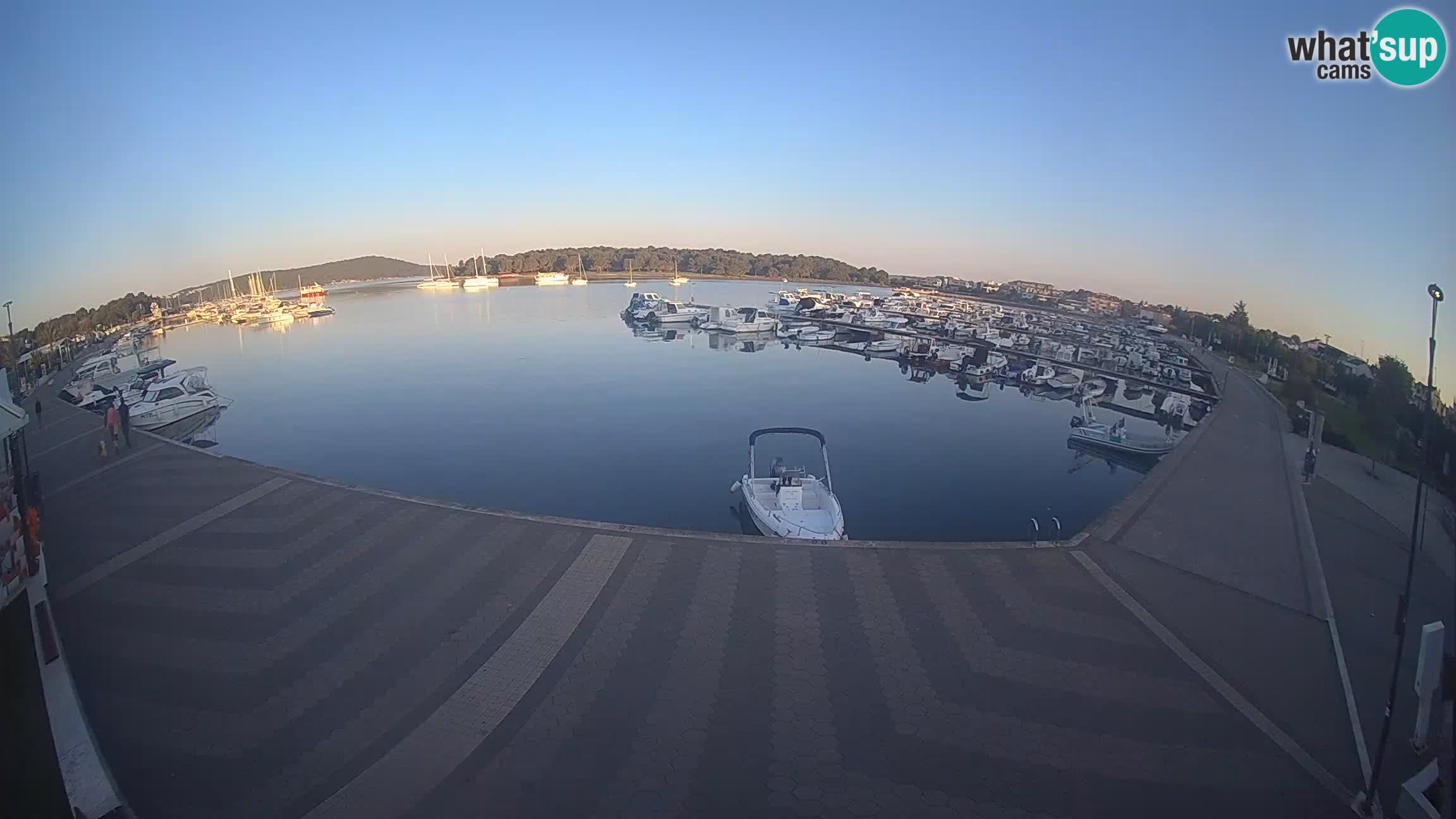 LIVE webcam Medulin marina