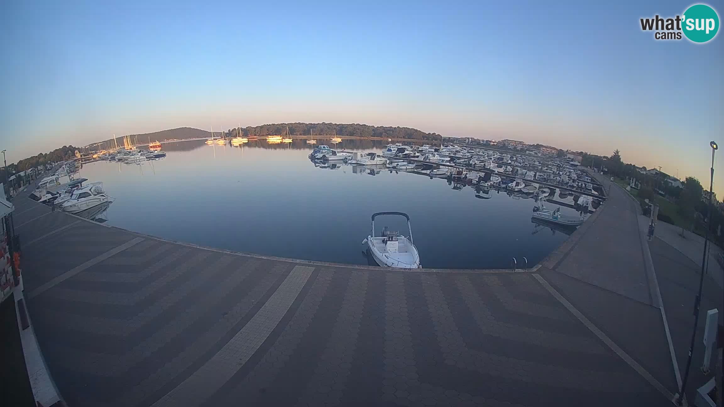 LIVE webcam Medulin marina