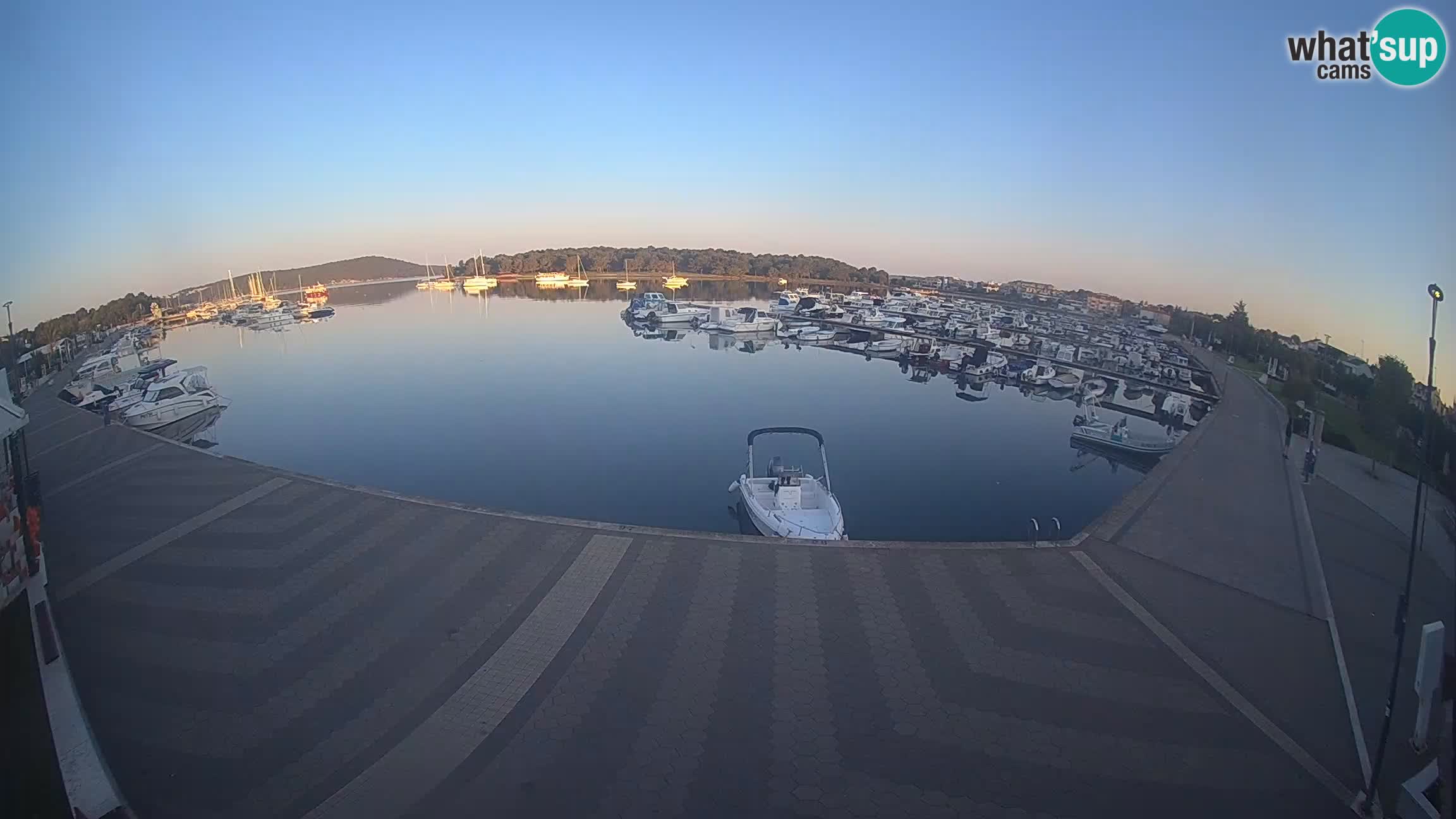 LIVE webcam Medulin marina