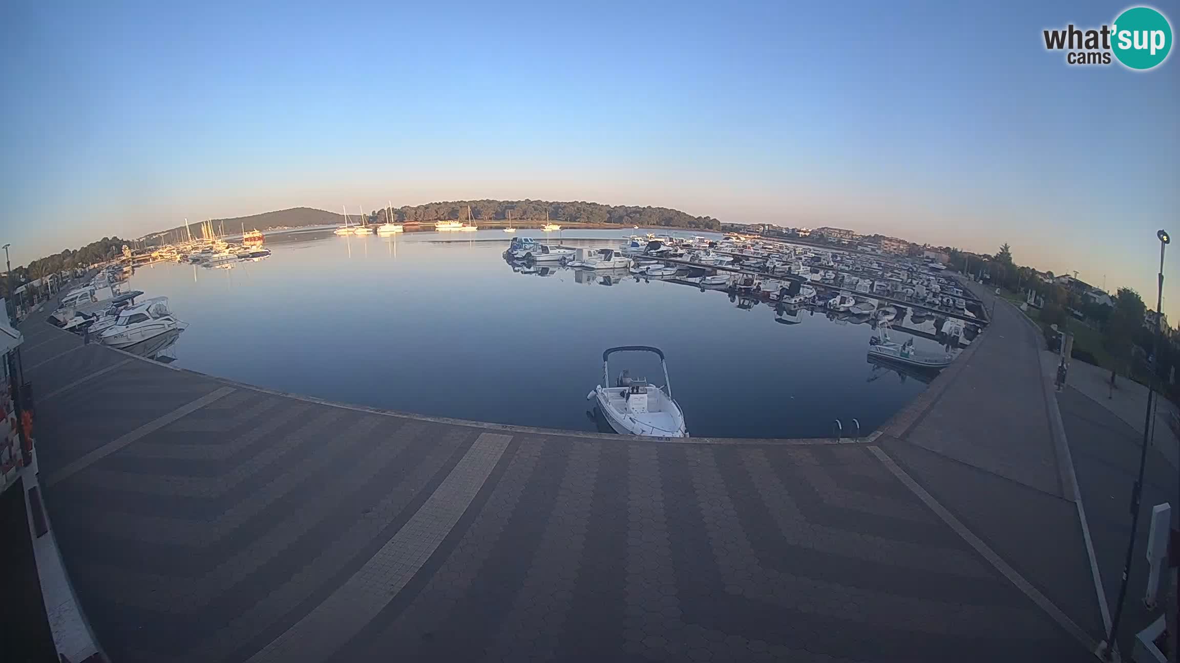 LIVE webcam Medulin marina