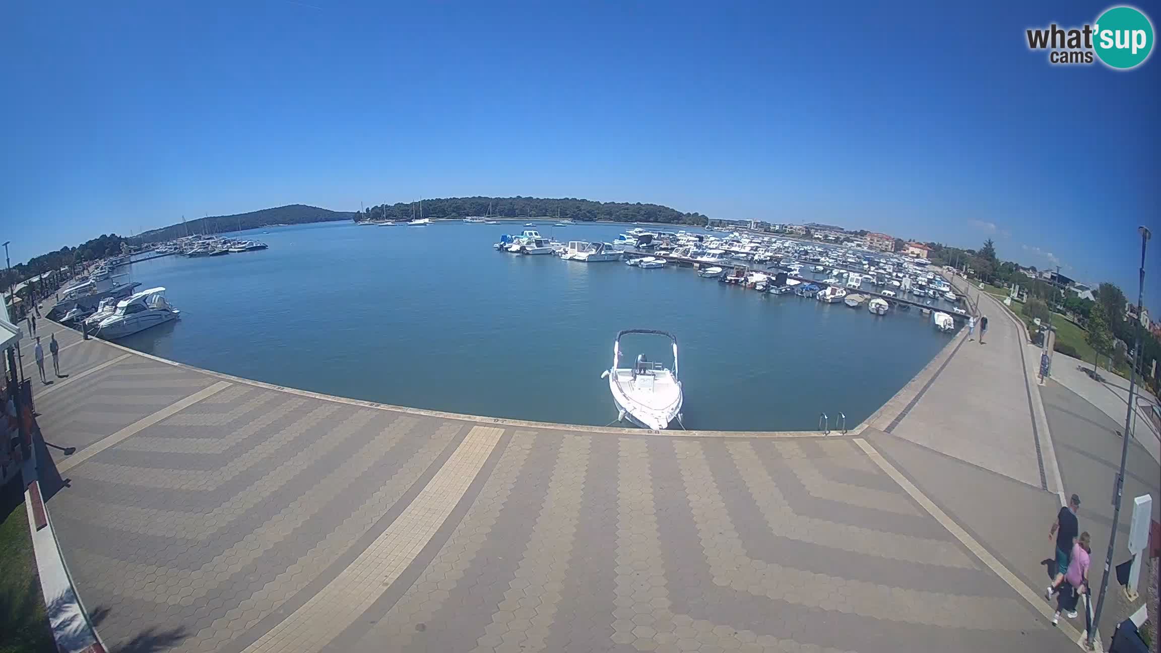 LIVE webcam Medulin marina