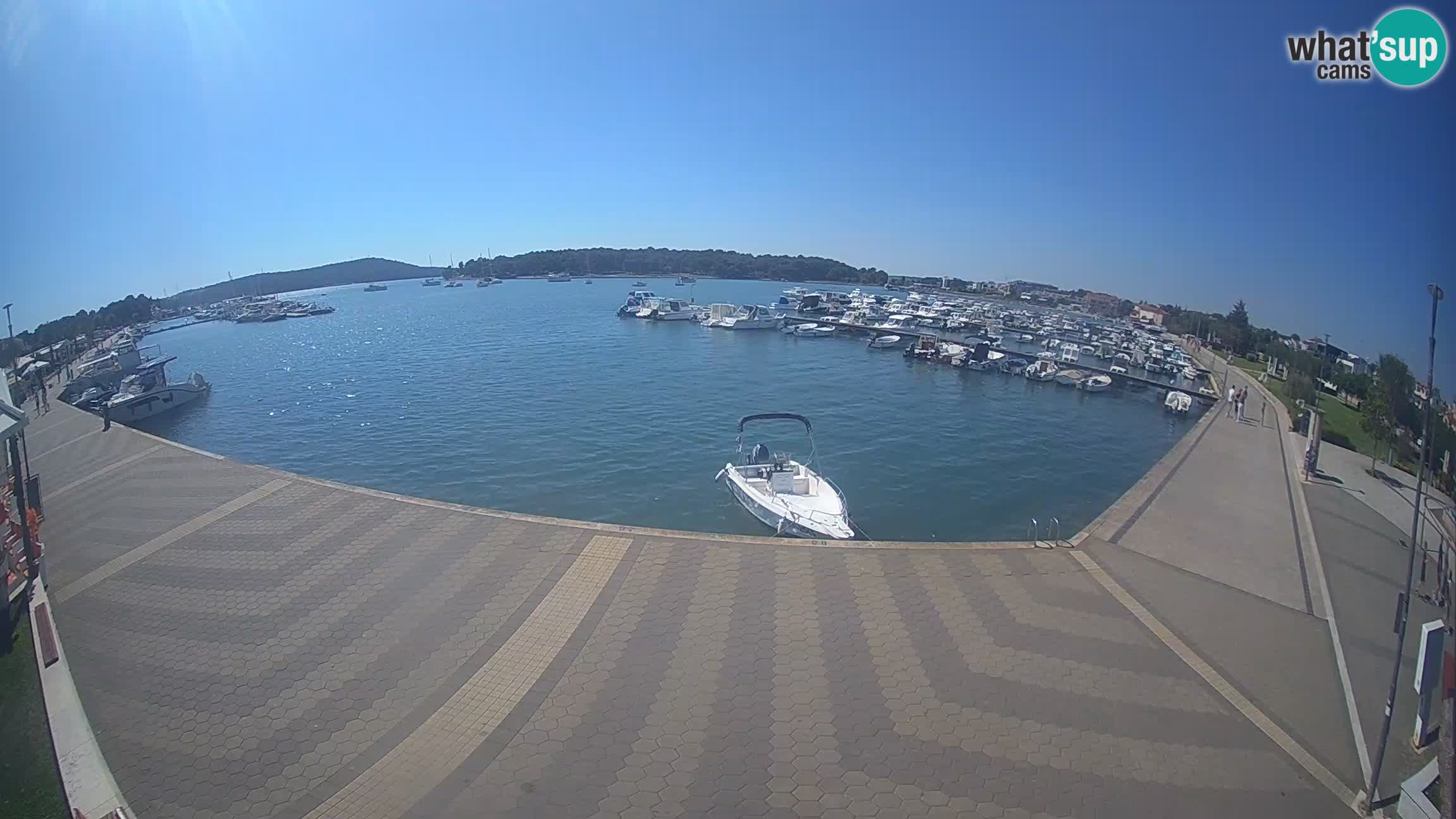 LIVE webcam Medulin marina