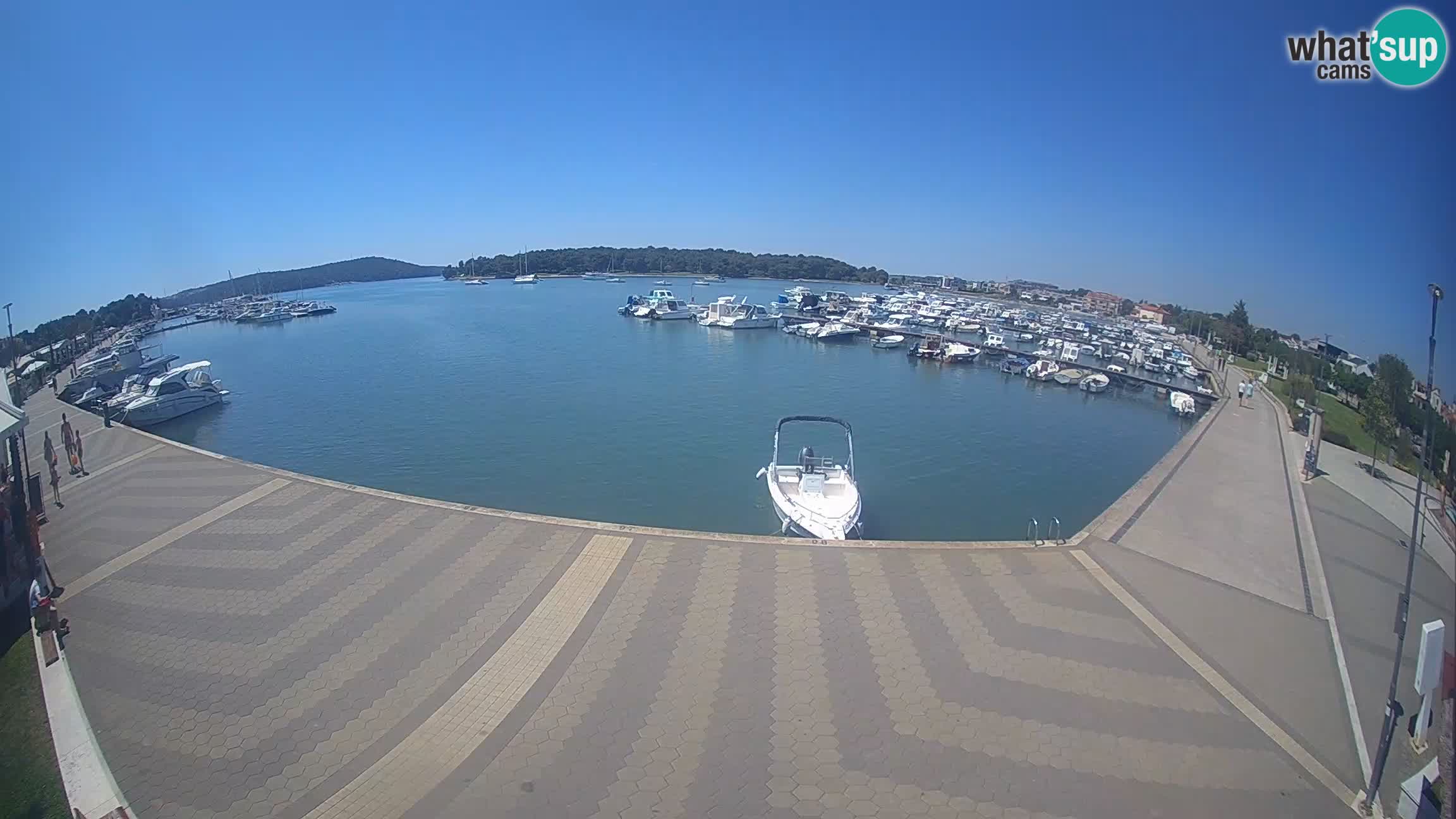 LIVE webcam Medulin marina