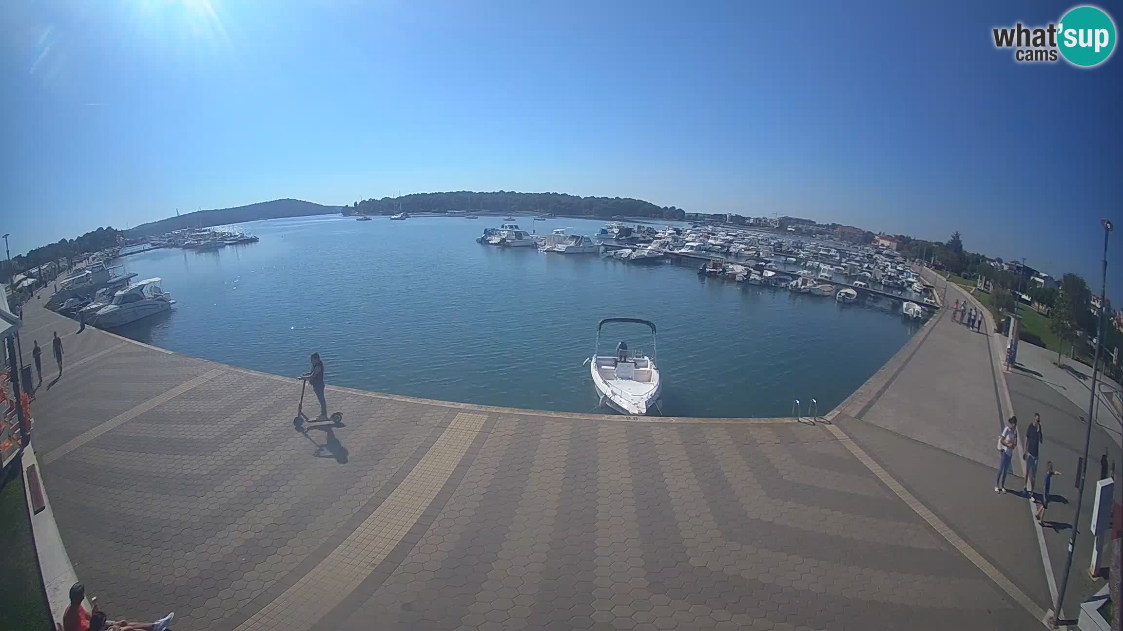LIVE webcam Medulin marina