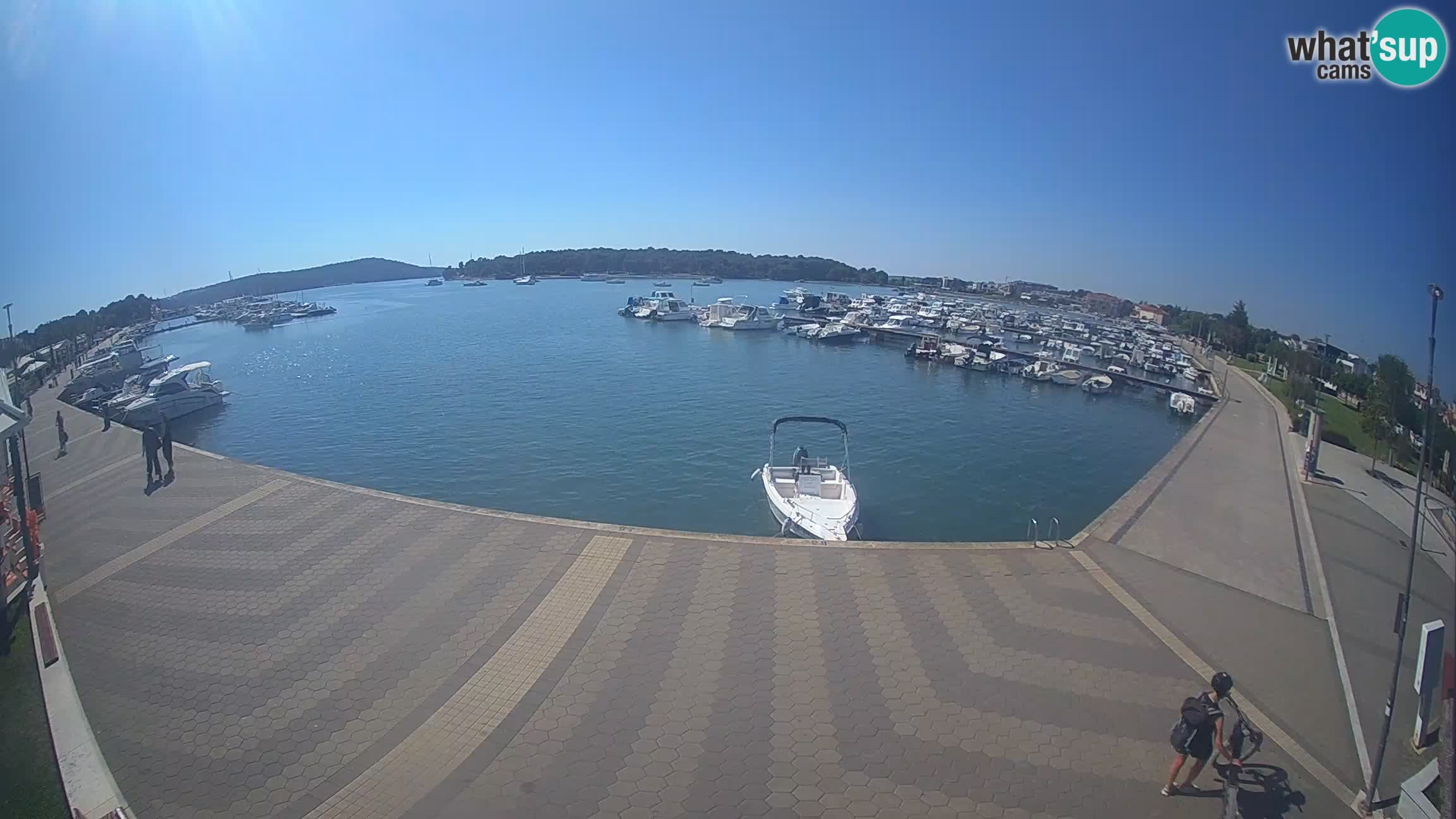 LIVE webcam Medulin marina