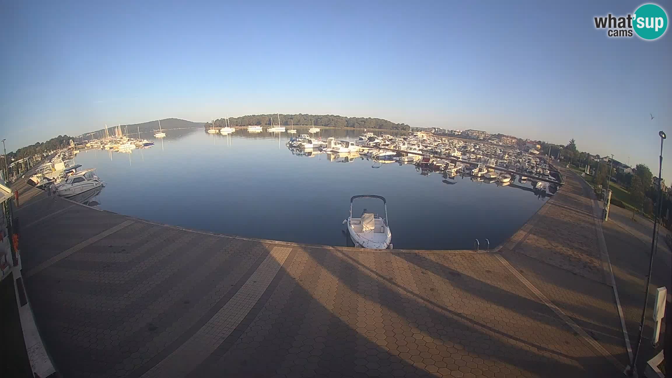 LIVE webcam Medulin marina